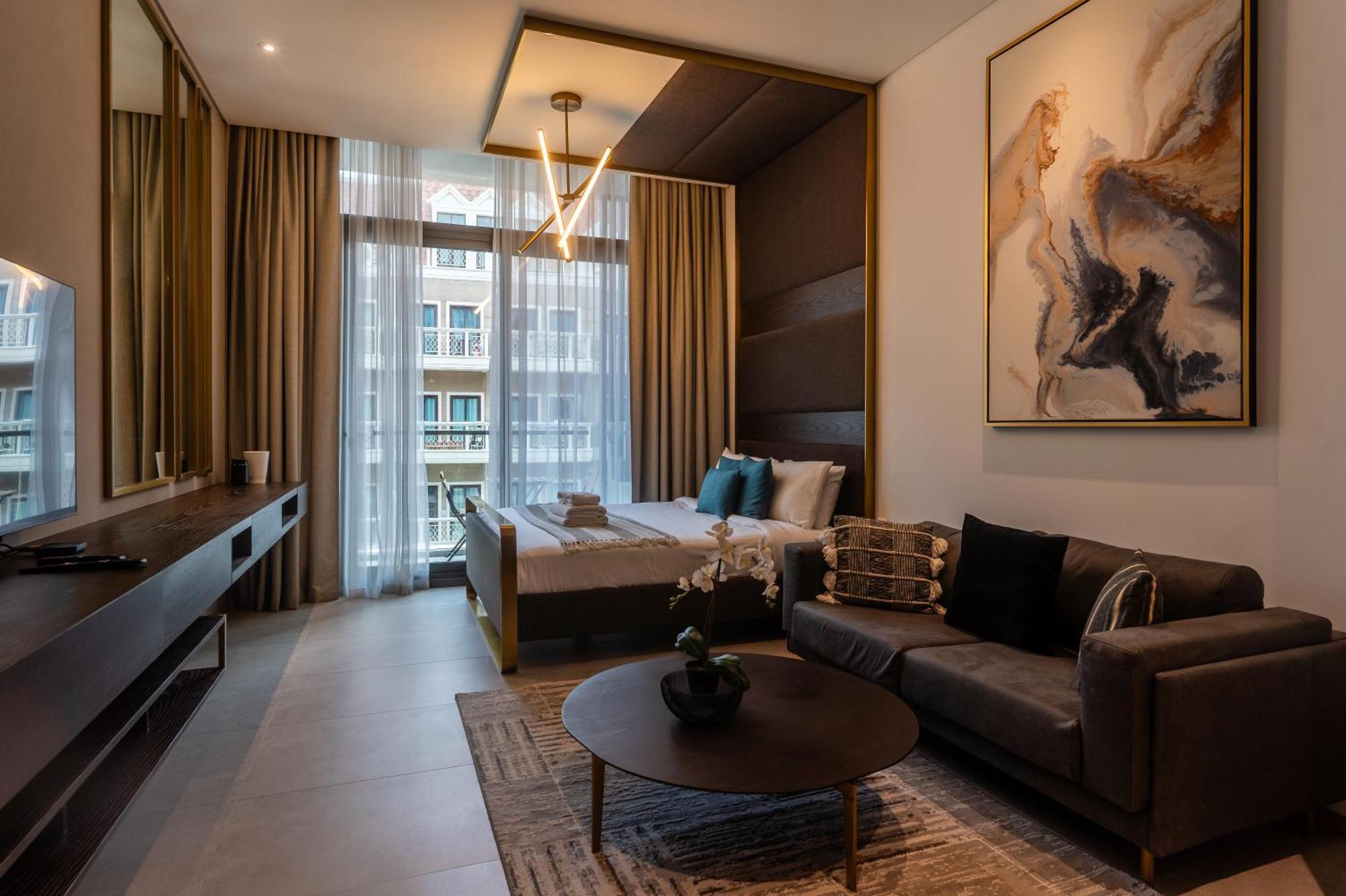 Apartment Escape To Modern In Charming Jvc *