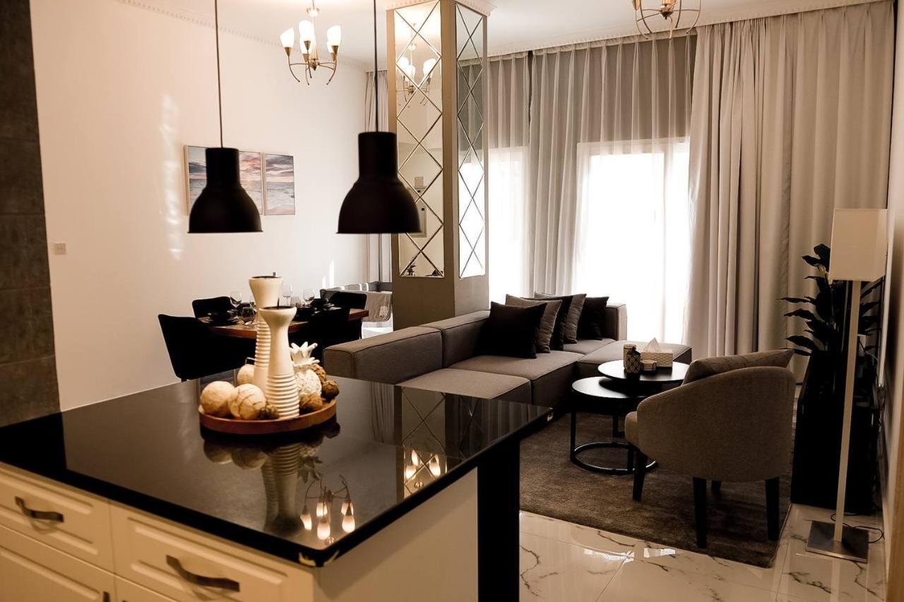 Dubaistay Luxury 2 Bedroom Jvc King And Queensize