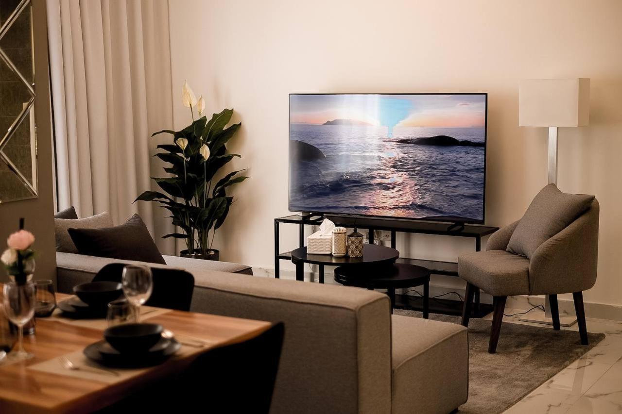 Dubaistay Luxury 2 Bedroom Jvc King And Queensize Apartment *