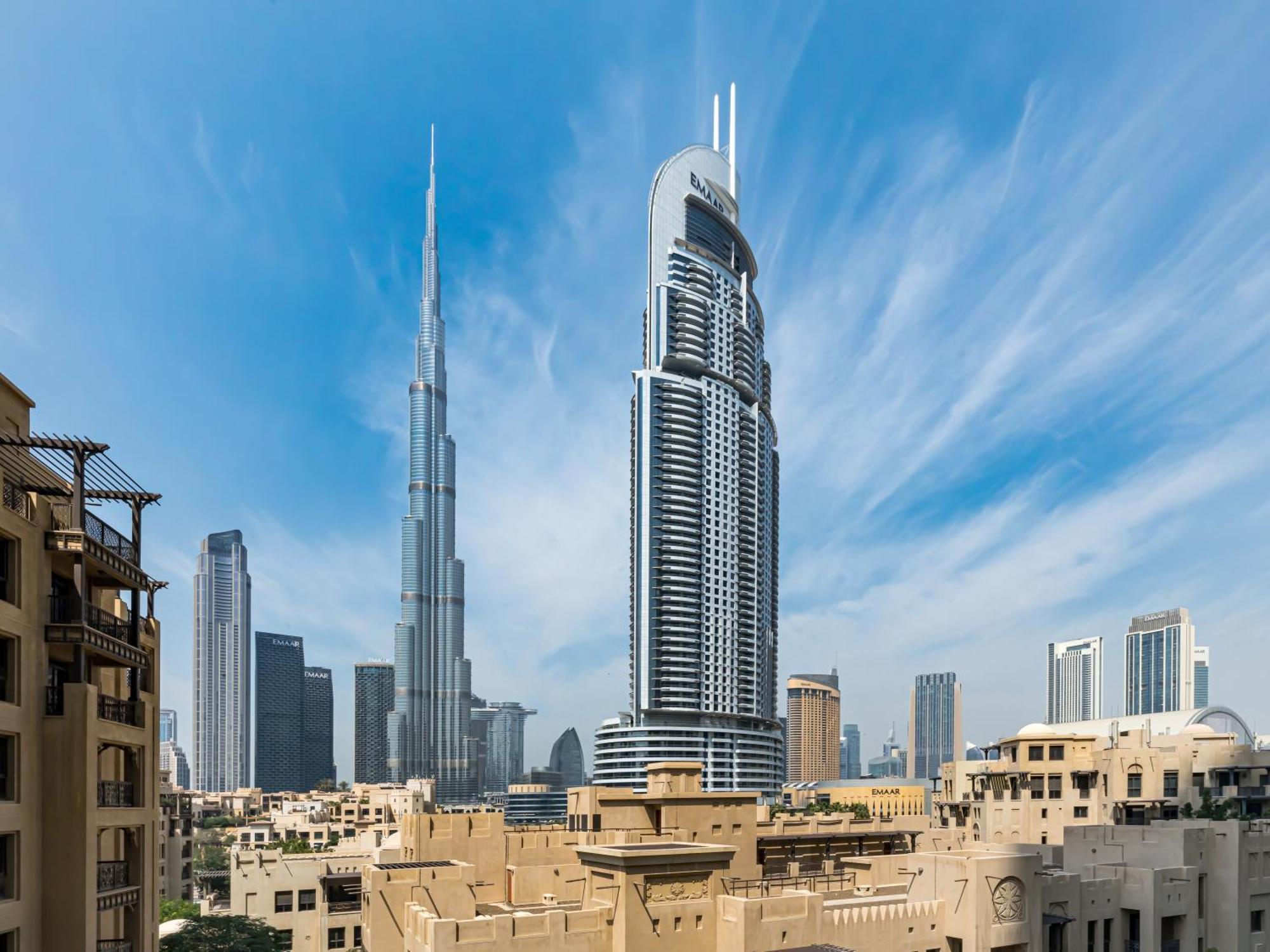 Apartment Luxurious 2br In Downtown Pool And Gym Access Dubai