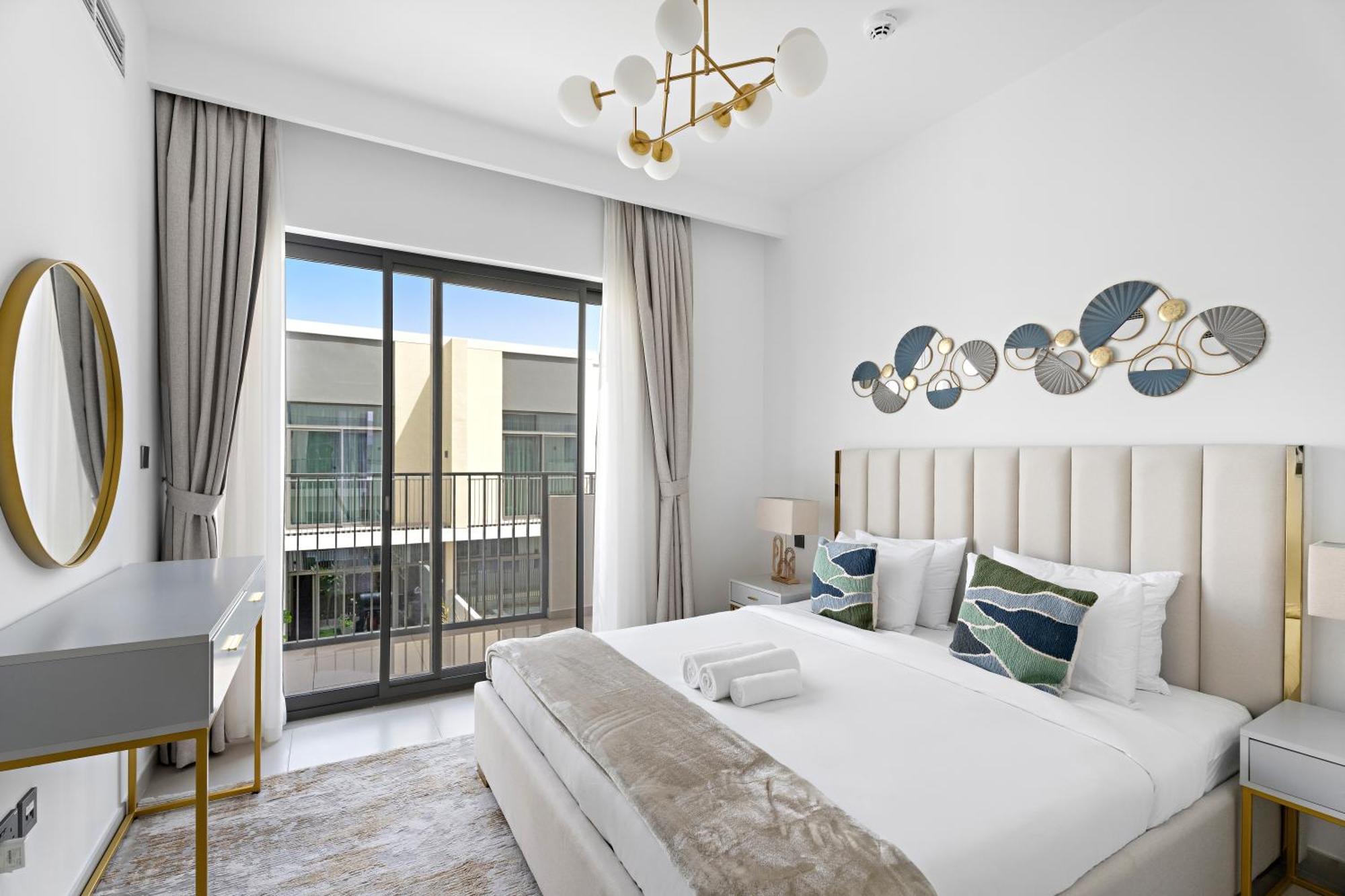 Luxurious 6-sleeper With Large Outdoor Patio Dubai
