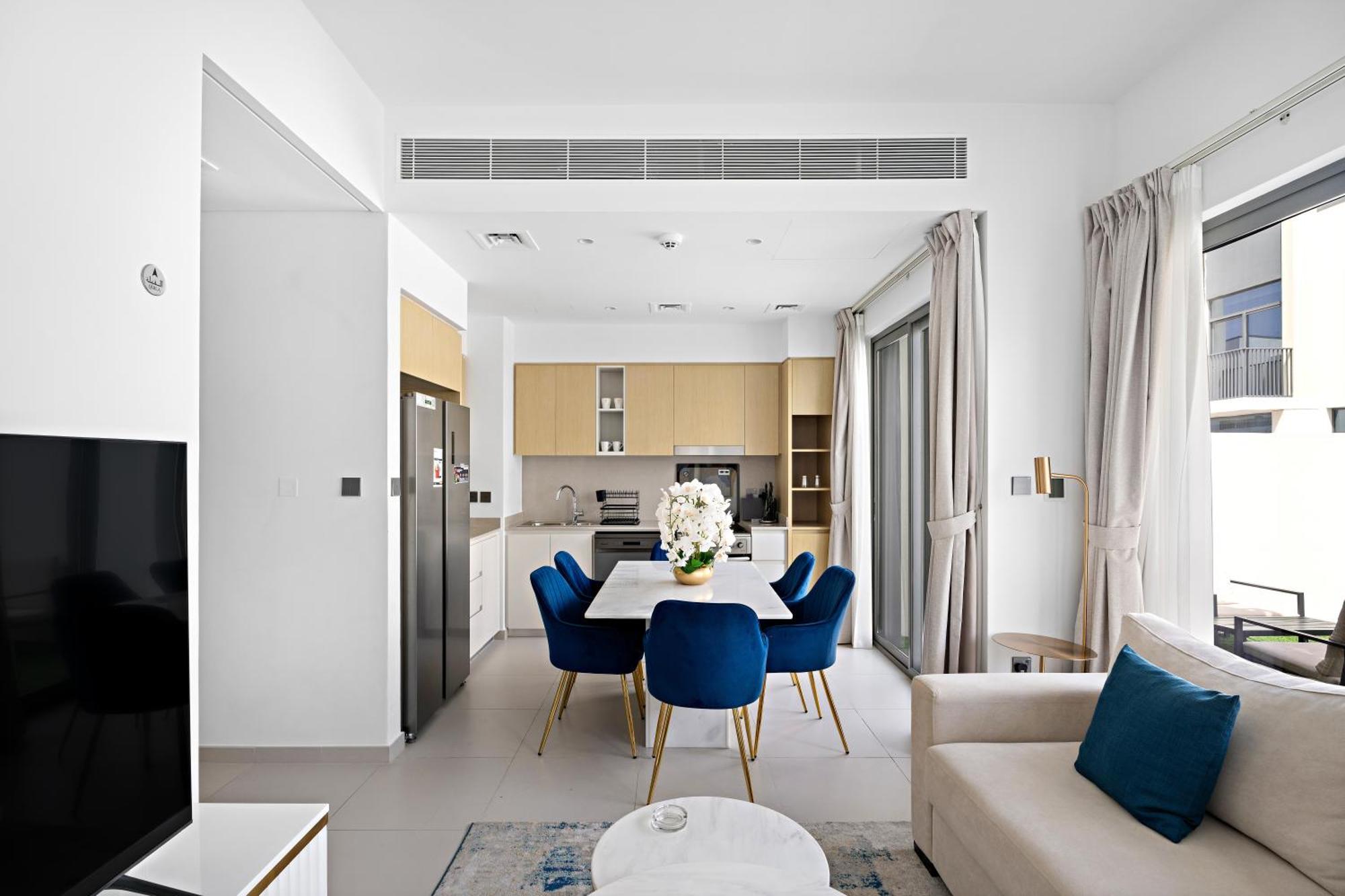 Apartment Luxurious 6-sleeper With Large Outdoor Patio Dubai