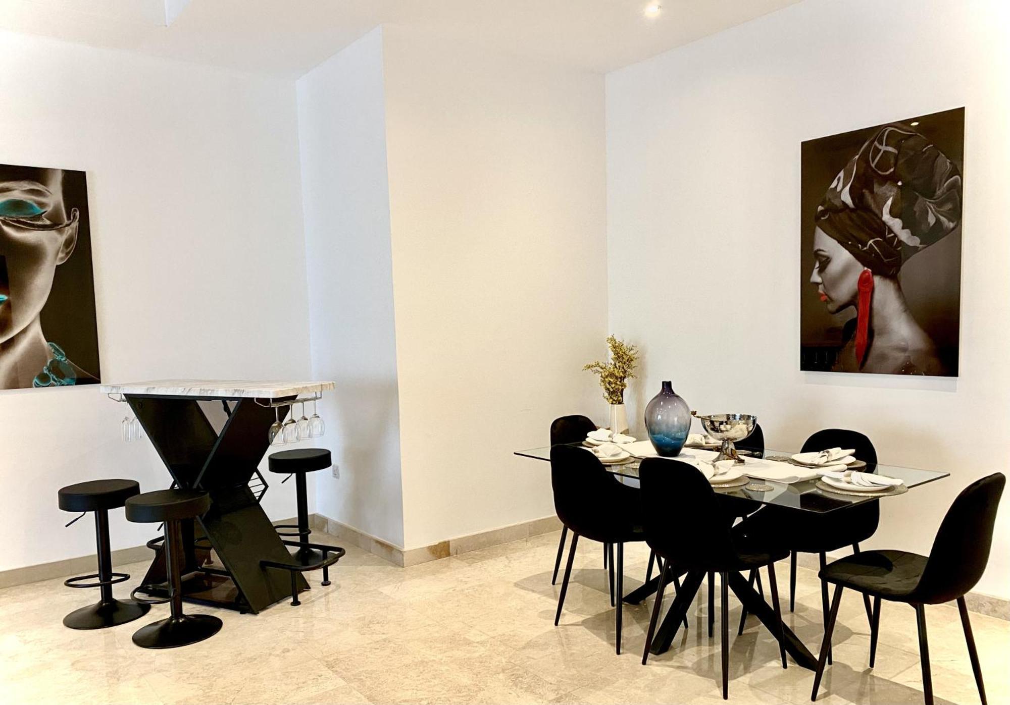 Apartment 3br Gem With Stunning Views