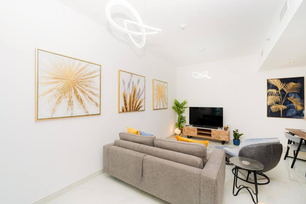 Marina - 1bhk Apartment *