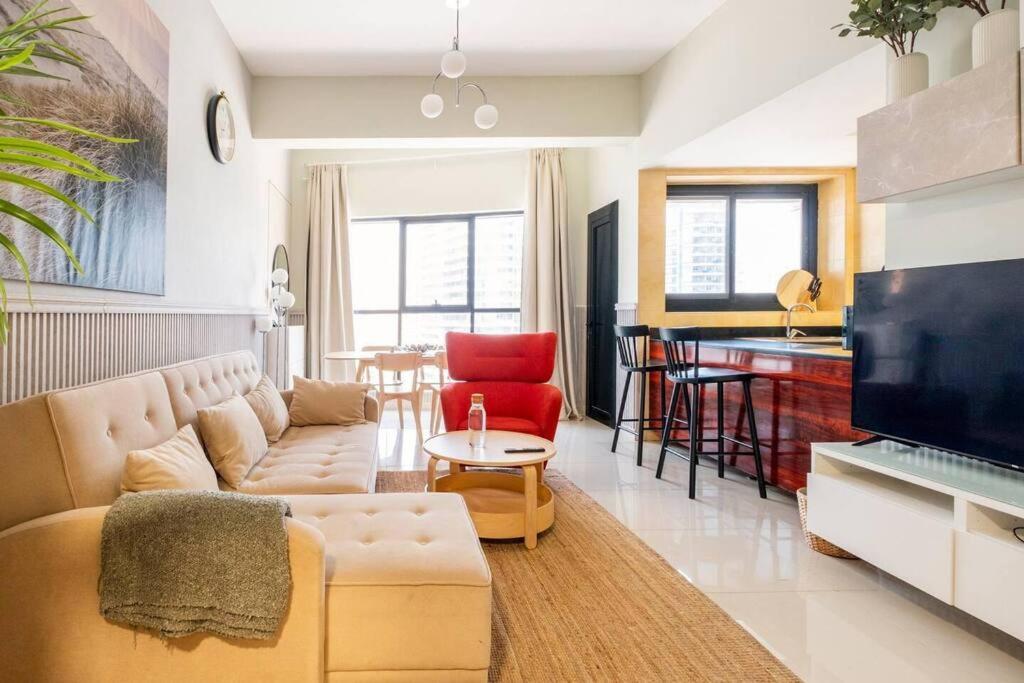 Apartment 2 Bedroom In Marina With Awesome View, 5 Mins Jbr