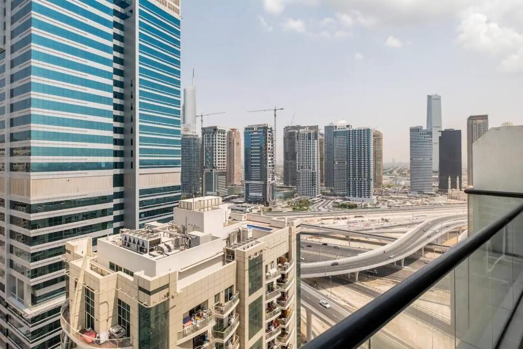 Apartment 2 Bedroom In Marina With Awesome View, 5 Mins Jbr Dubai