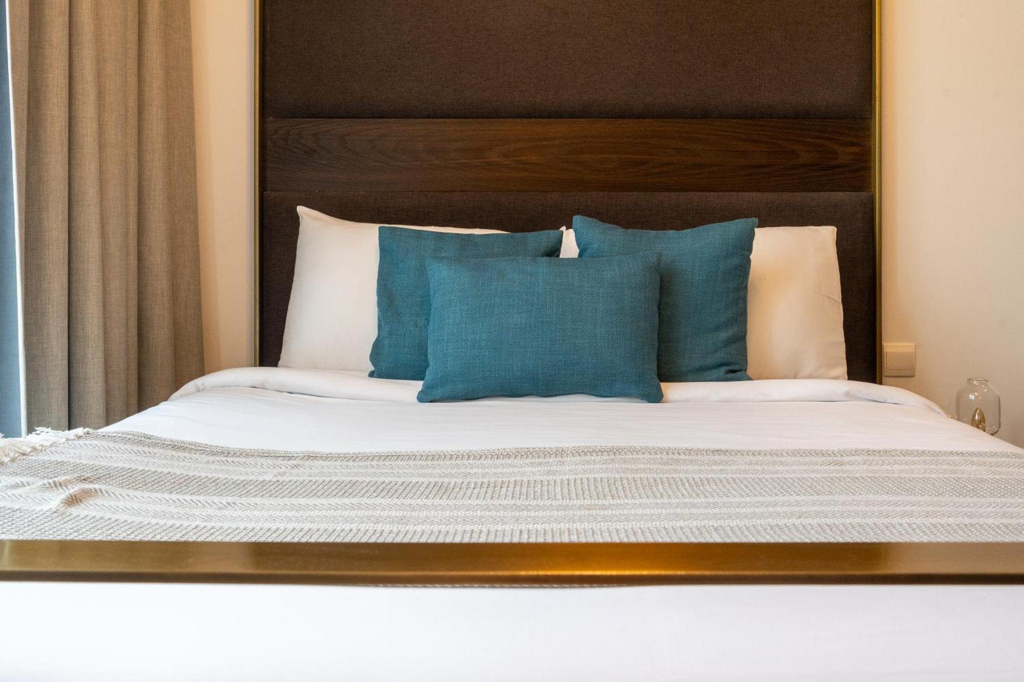 Escape To Modern In Charming Jvc Apartment Dubai