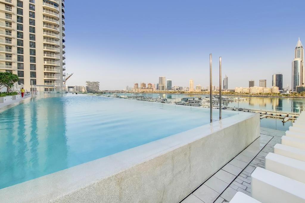 Lux Bnb I Sun Rise Bay I Palm & Sea View Apartment