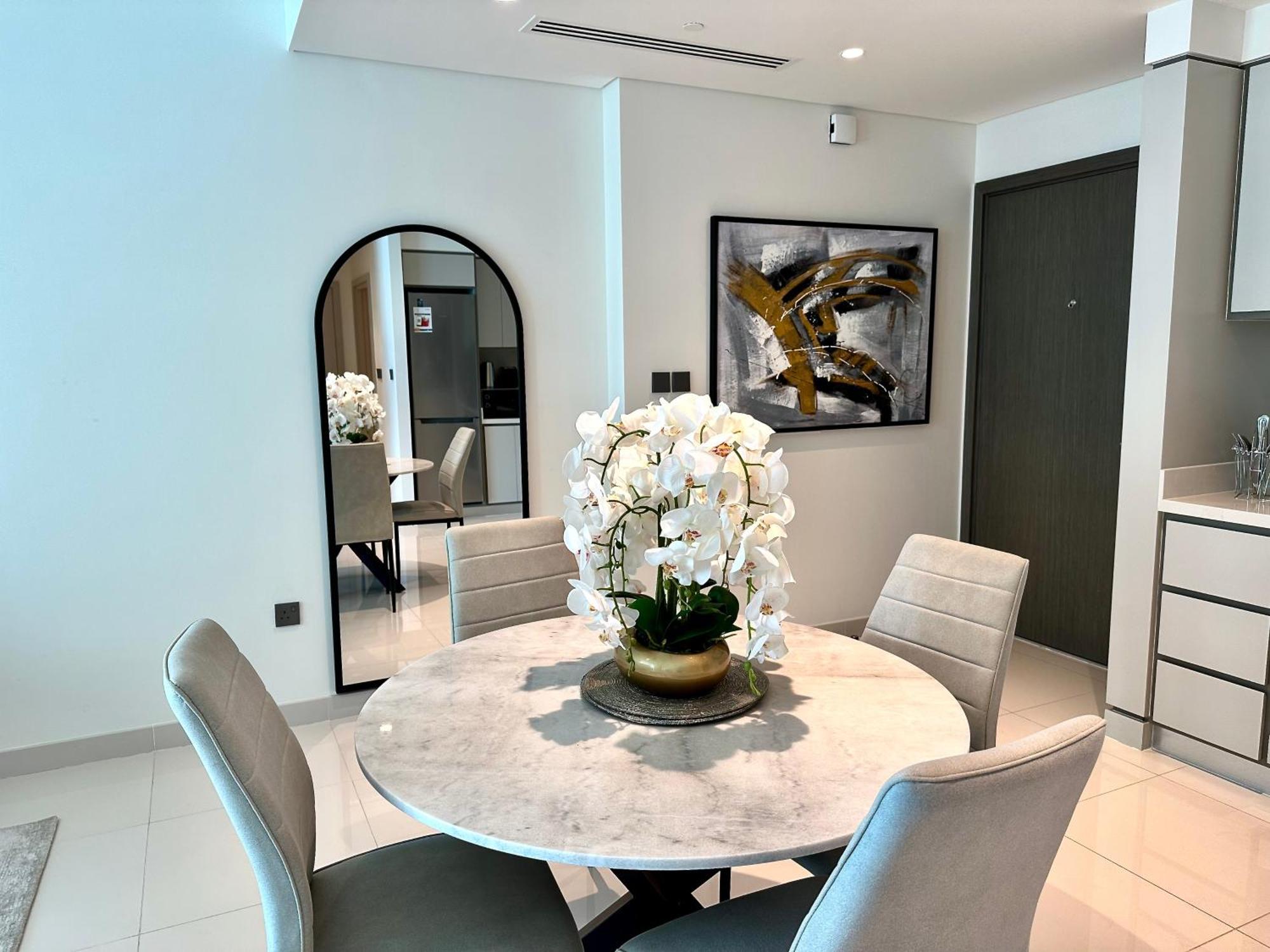 Lux Bnb I Sun Rise Bay I Palm & Sea View Dubai
