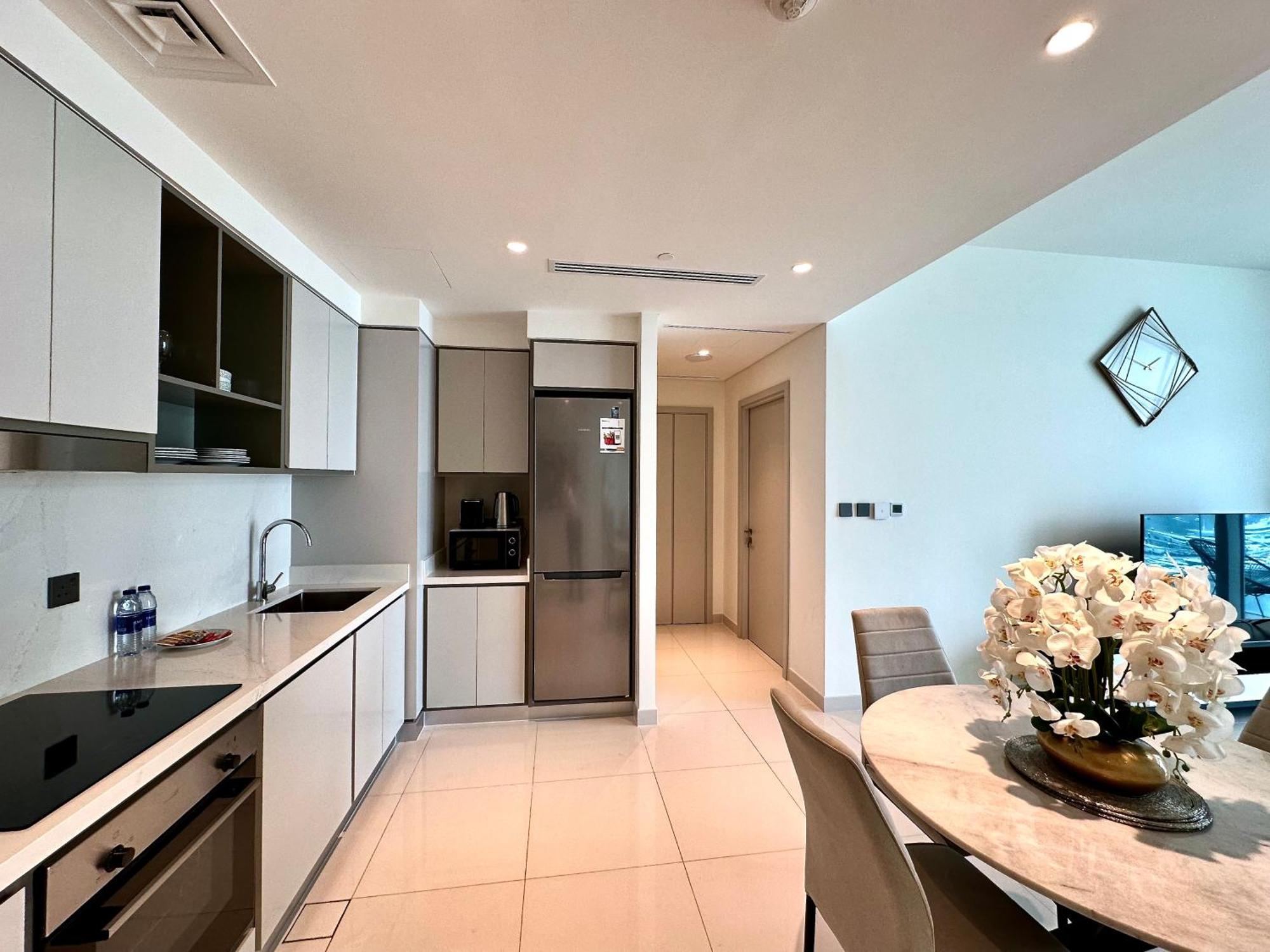 Lux Bnb I Sun Rise Bay I Palm & Sea View Apartment