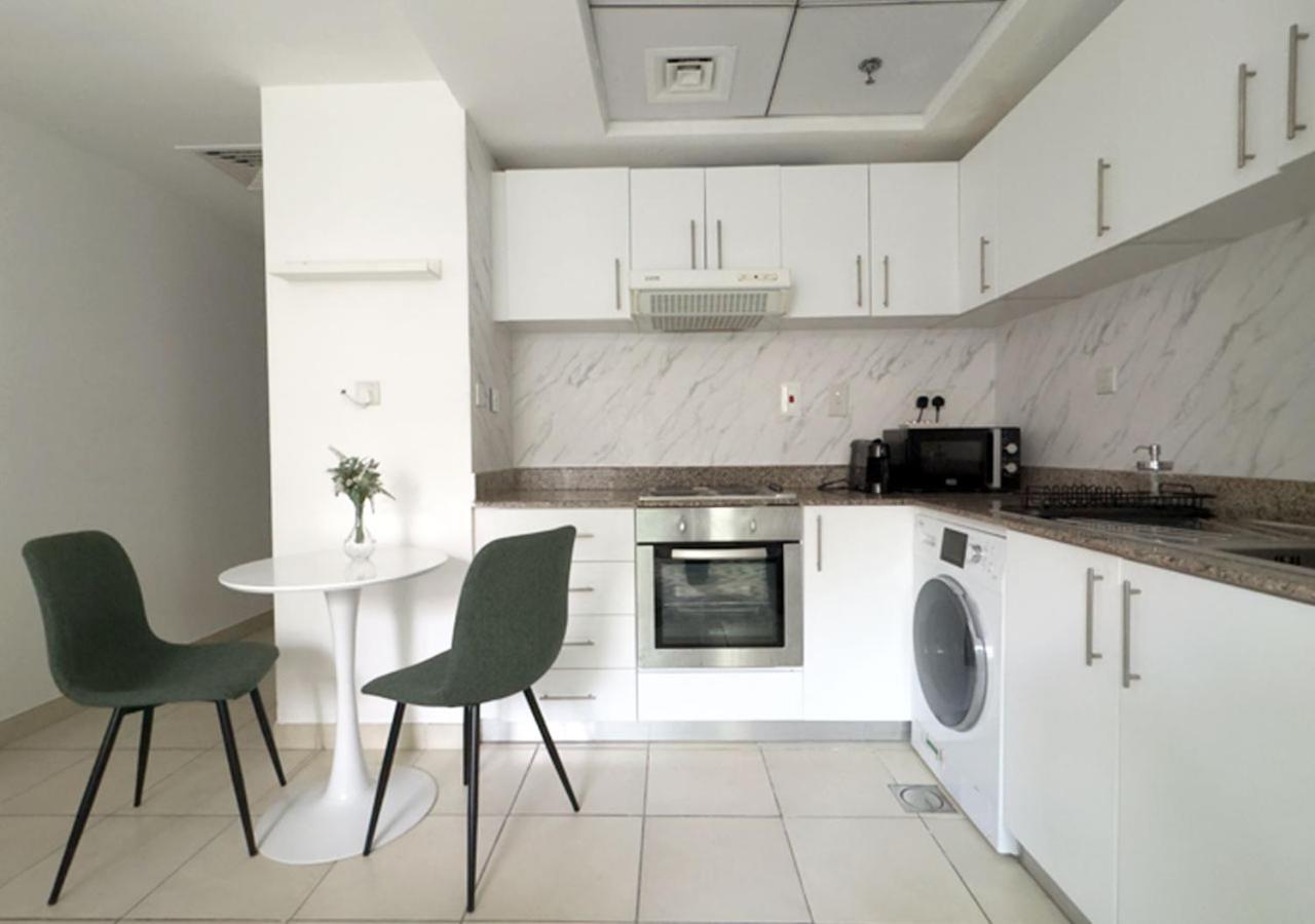 Modern Living Studio 2min Walking To Jbr Beach Apartment Dubai