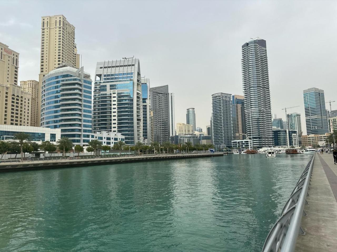 Success Luxury - 5 Min Away Marina Corniche - Free Housekeeping Provided Everyday-24-7 Staff Available For Services Daire