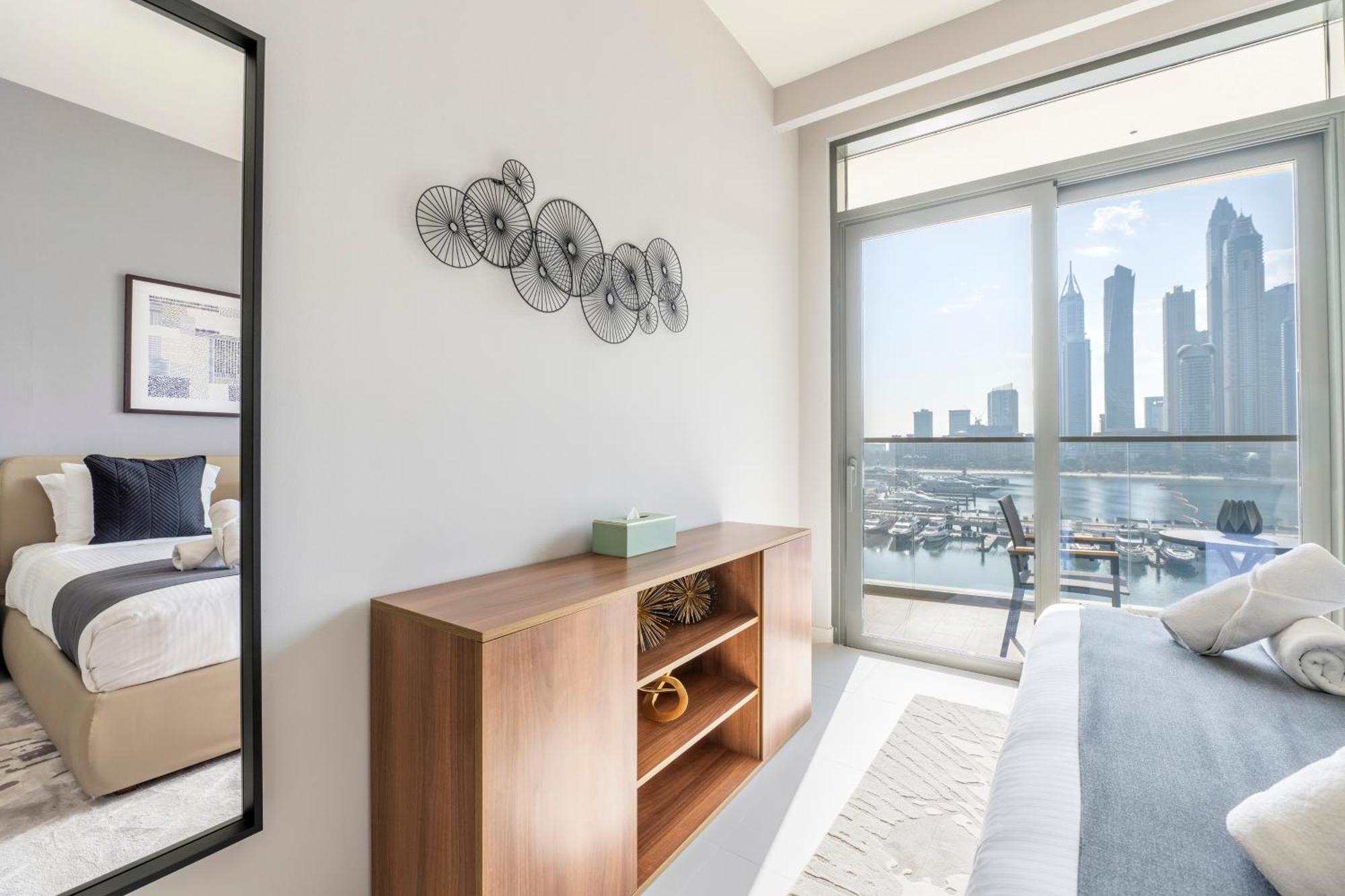 Ultra Luxury Emaar Beachfront - Private And Pool Apartment Dubai