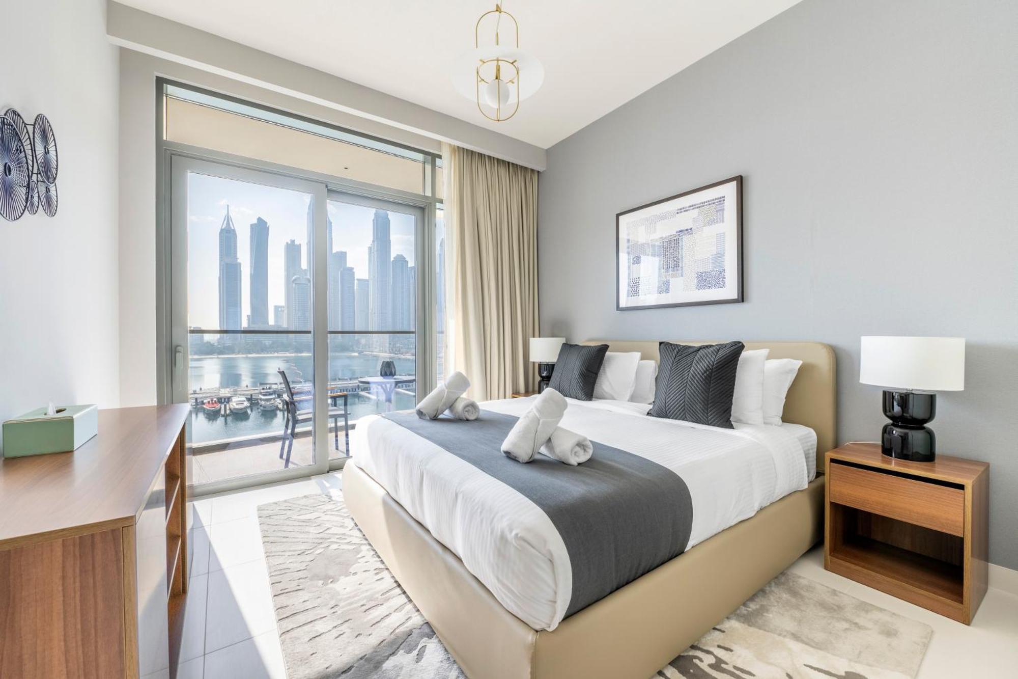 Ultra Luxury Emaar Beachfront - Private And Pool Apartment Dubai