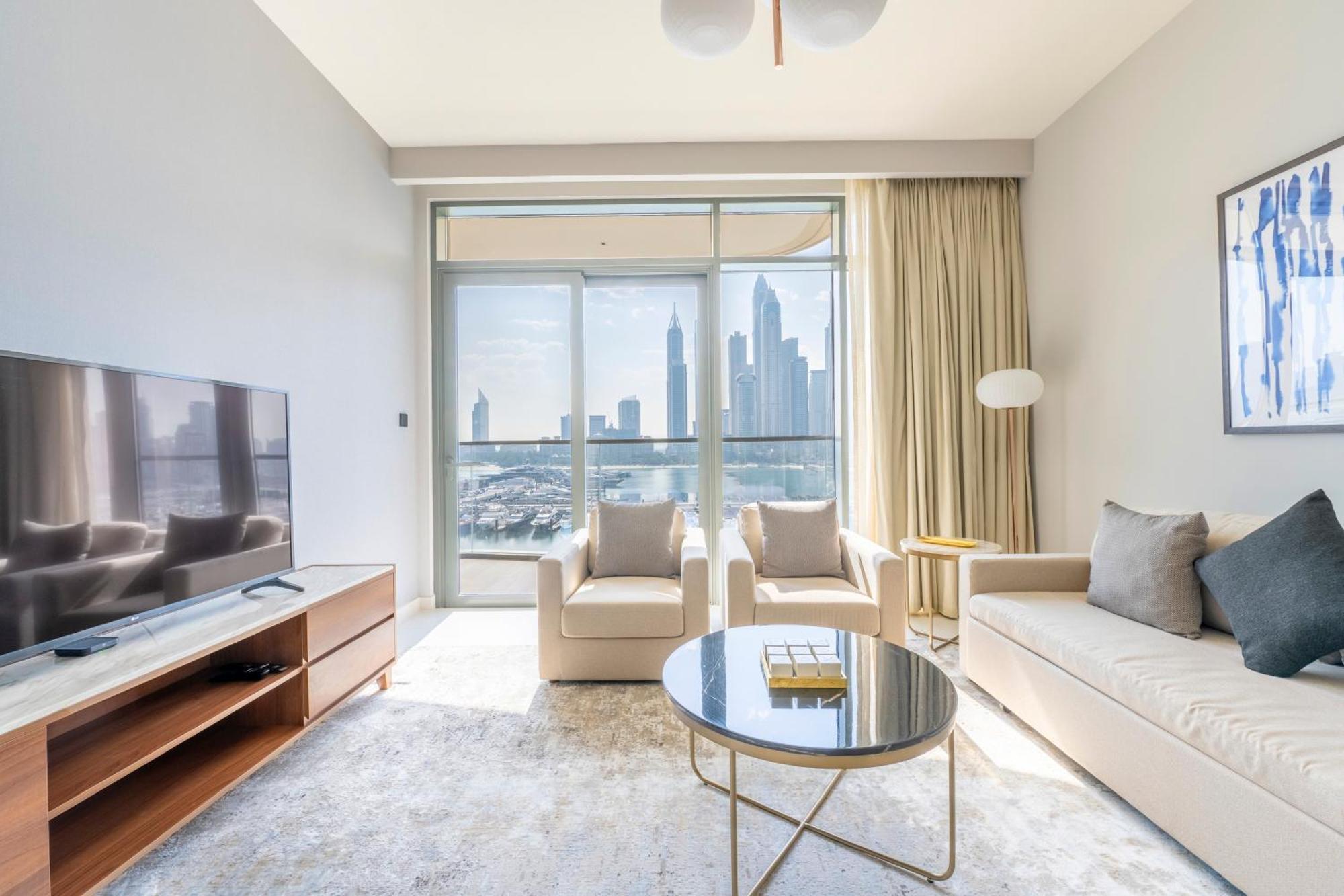 Ultra Luxury Emaar Beachfront - Private And Pool Apartment