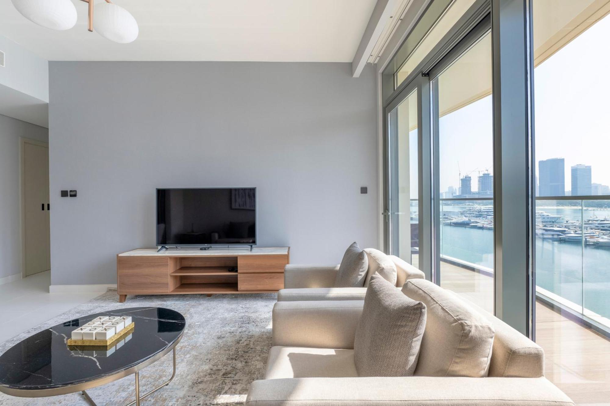 Ultra Luxury Emaar Beachfront - Private And Pool Apartment *