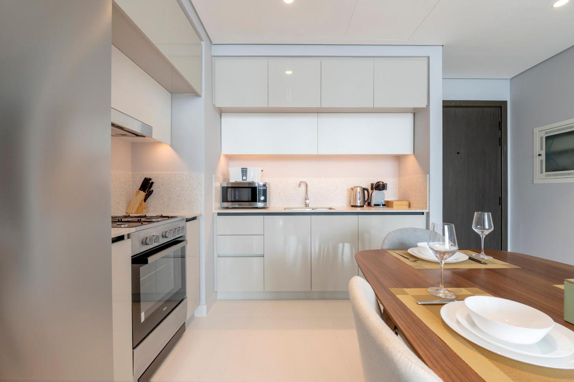 Ultra Luxury Emaar Beachfront - Private And Pool Apartment Dubai