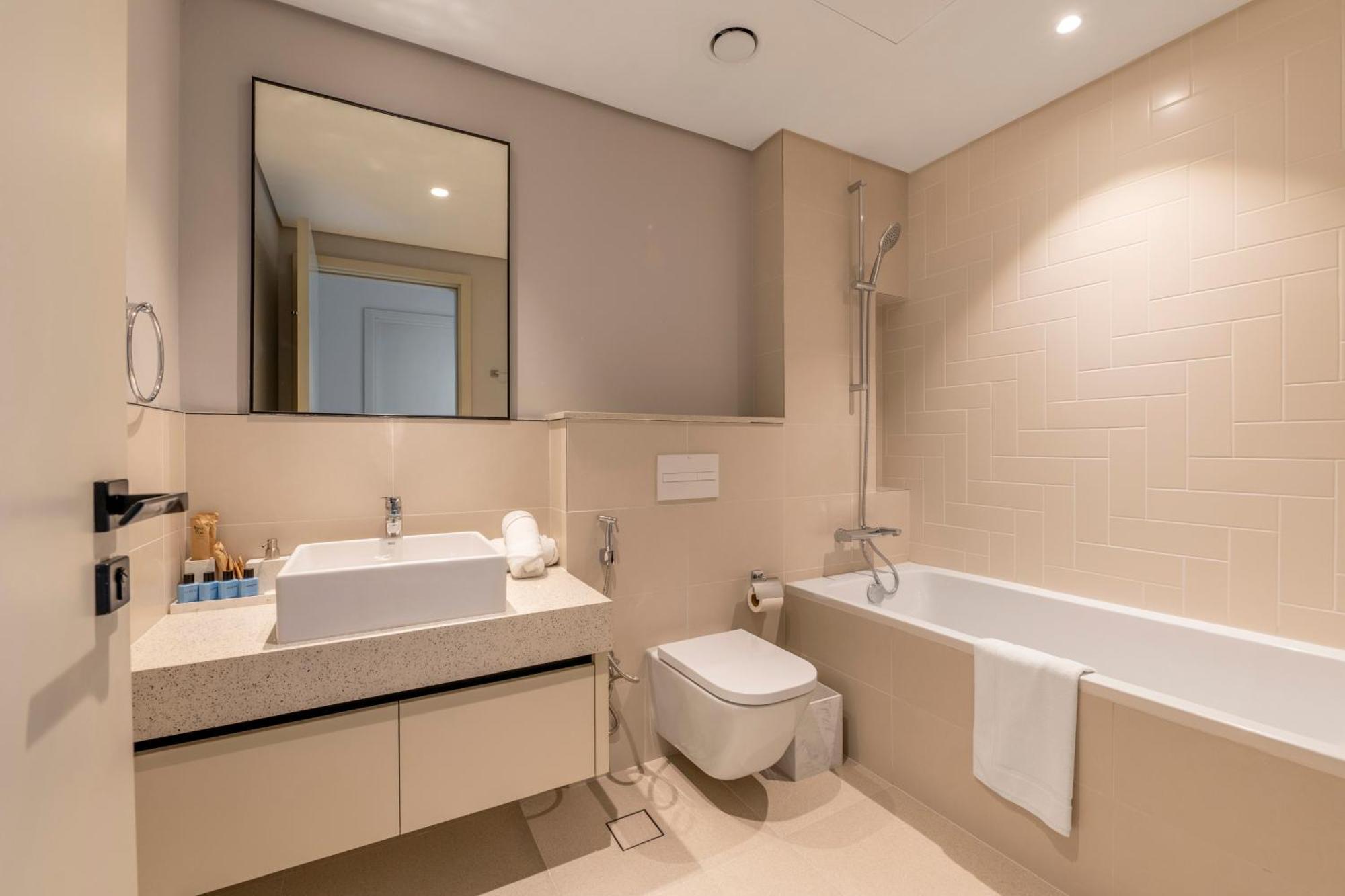 Ultra Luxury Emaar Beachfront - Private And Pool Apartment *