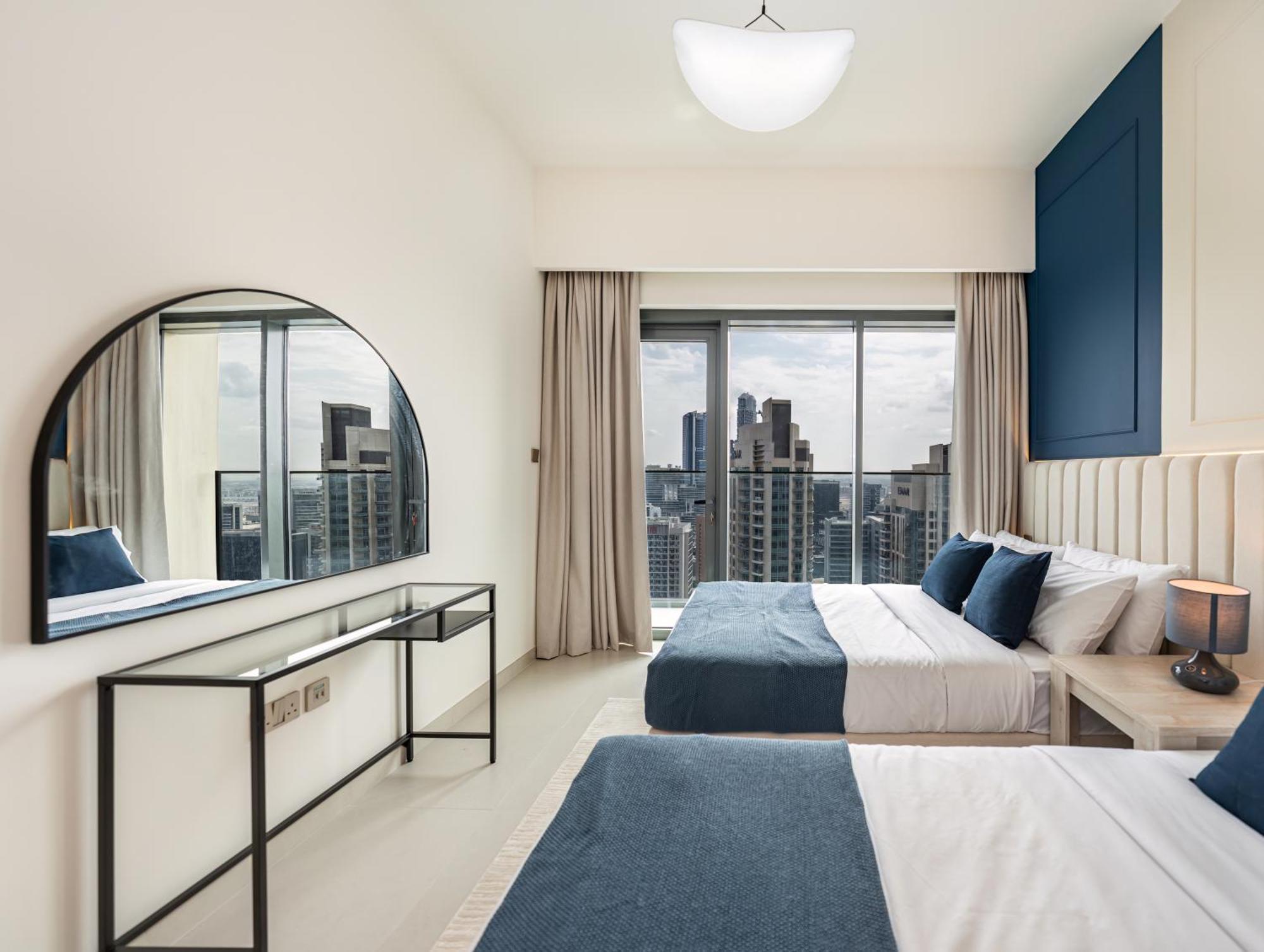 Luxurious 2br In Downtown Pool And Gym Access Apartment *