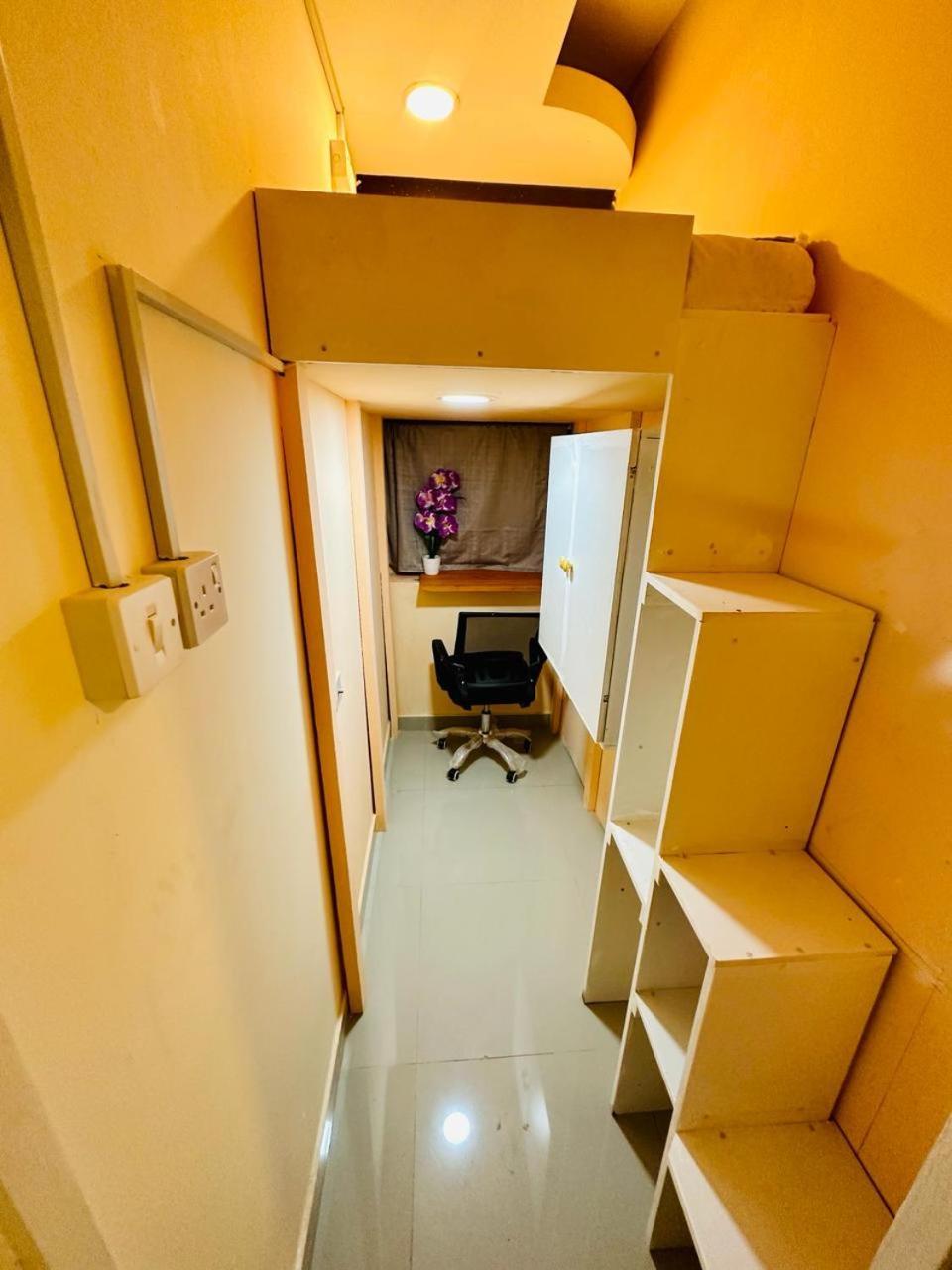 Loft Partition Close To Mall Of Emirates