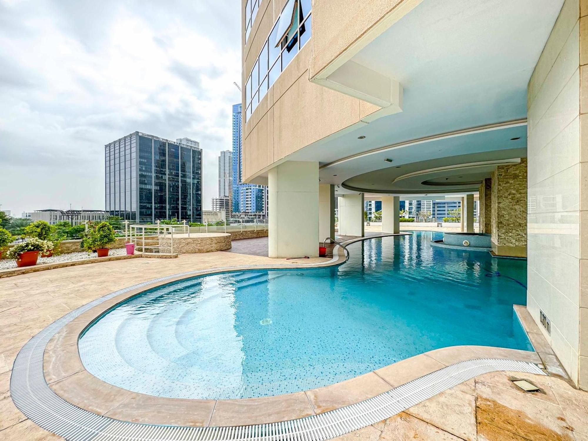 #63 Elegant 2br In O2 Residences Jlt Dubai