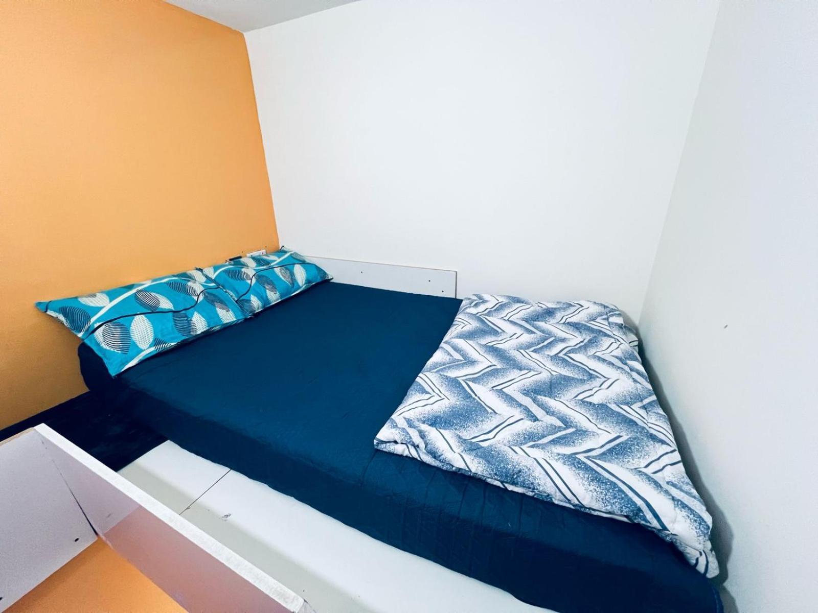 Moon Backpackers Burjman Exit 2, Family Partitions, Loft Partitions, Hospedagem domiciliar Dubai