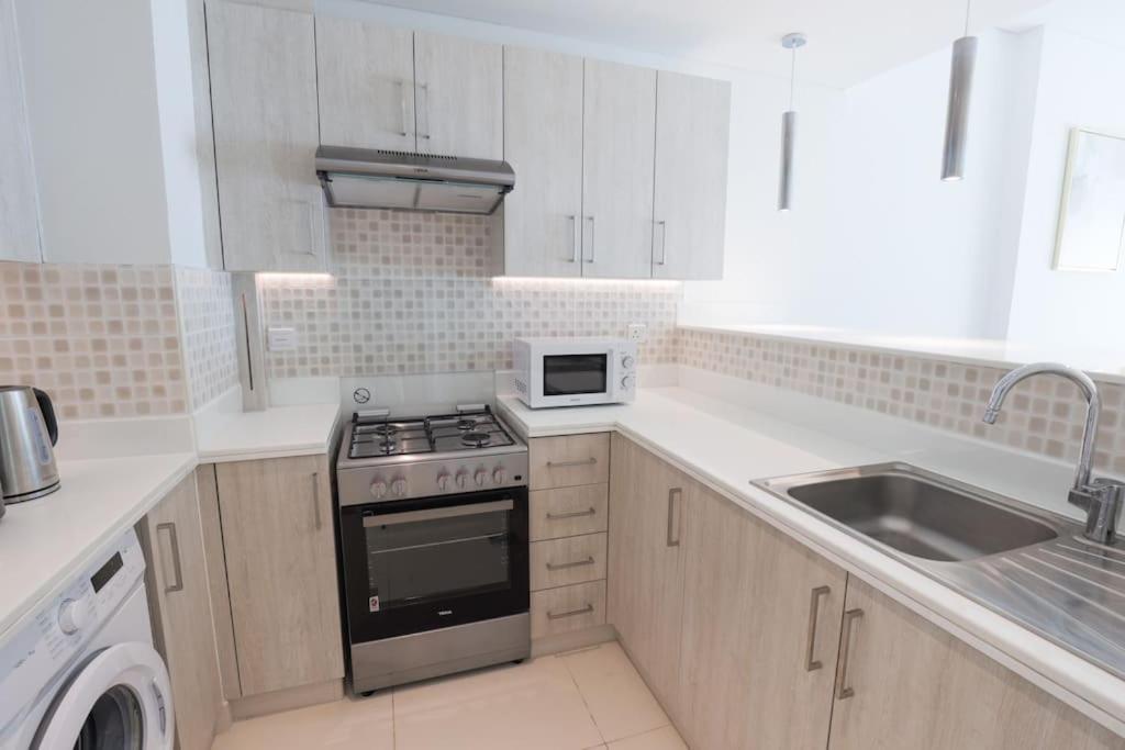 Apartment Modern 1 Bedroom At Palm Jumeirah *