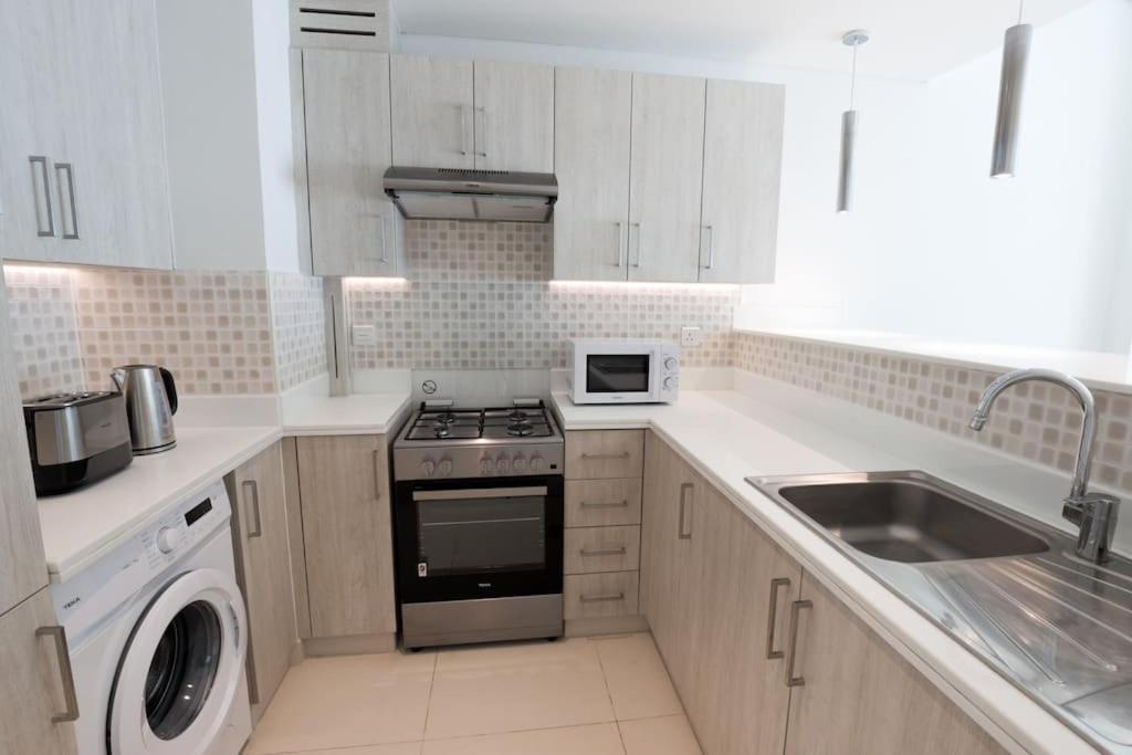 Modern 1 Bedroom At Palm Jumeirah * Dubai