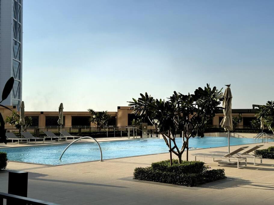 Burj Crown - Luxury Near Burj Khalifa Dubai