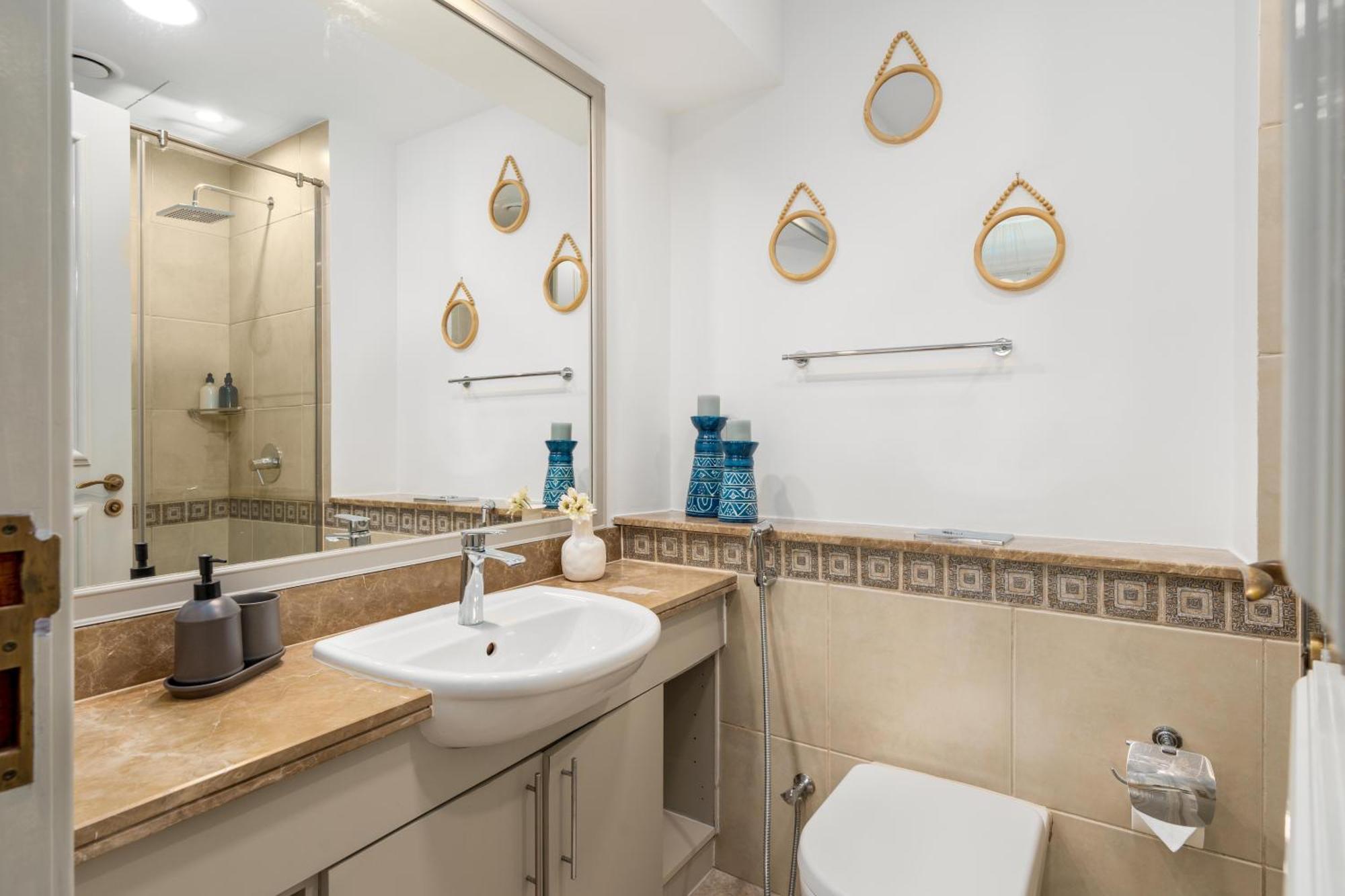 Fairmont Residences The Palm: Beachfront Luxury With Designer Terrace *