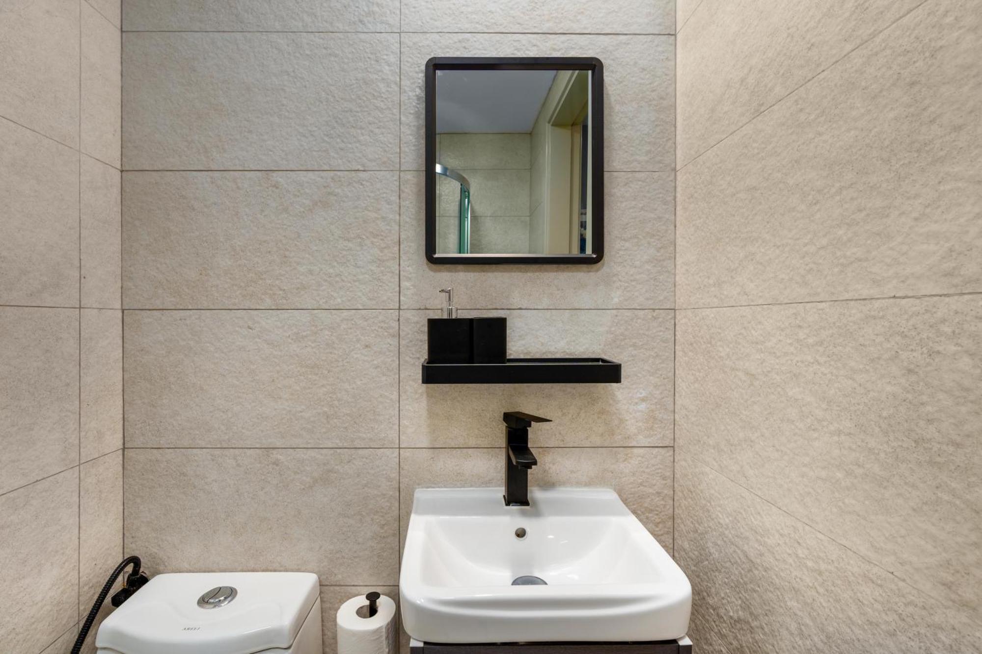 Fairmont Residences The Palm: Beachfront Luxury With Designer Terrace Apartment *