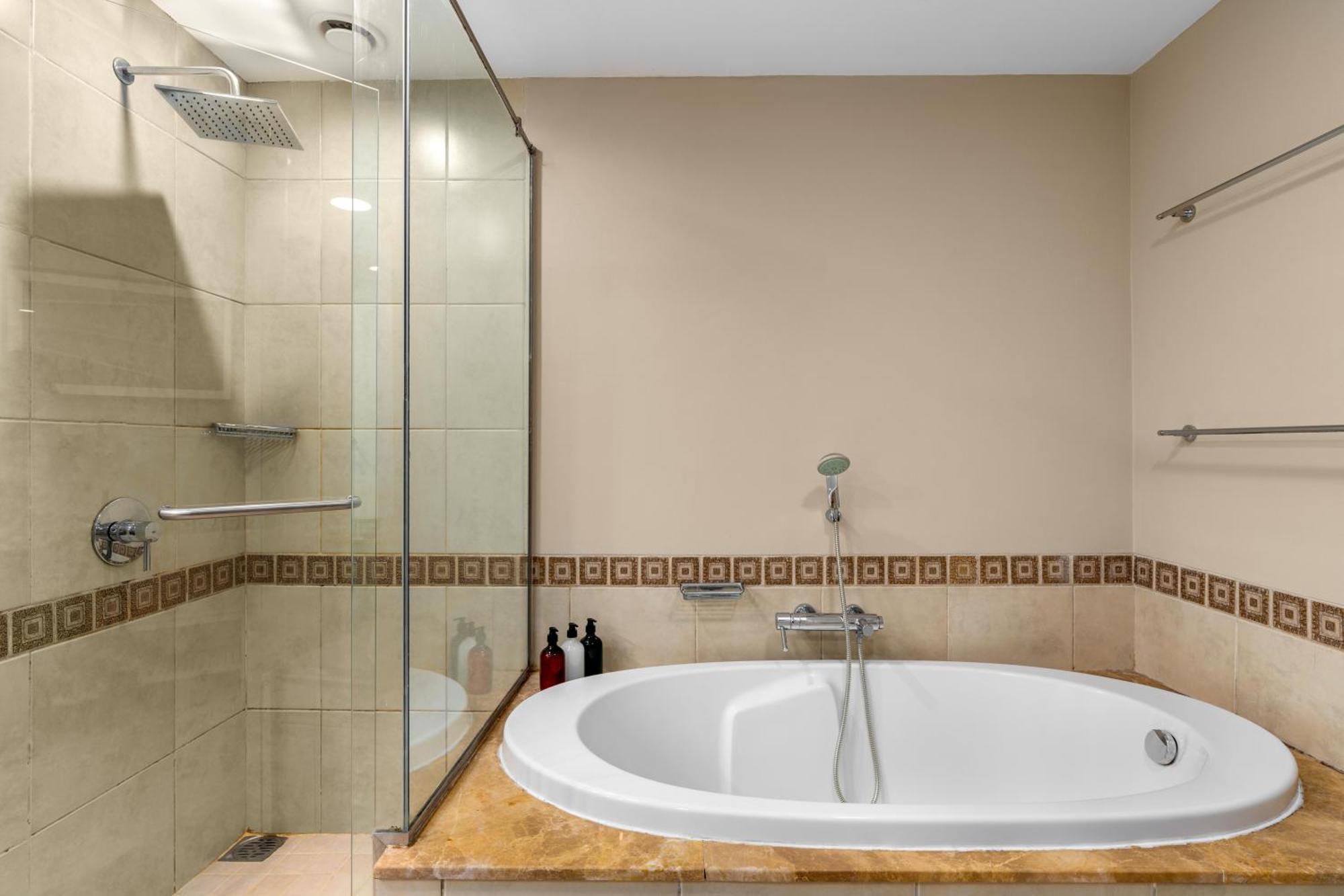 Apartment Fairmont Residences The Palm: Beachfront Luxury With Designer Terrace