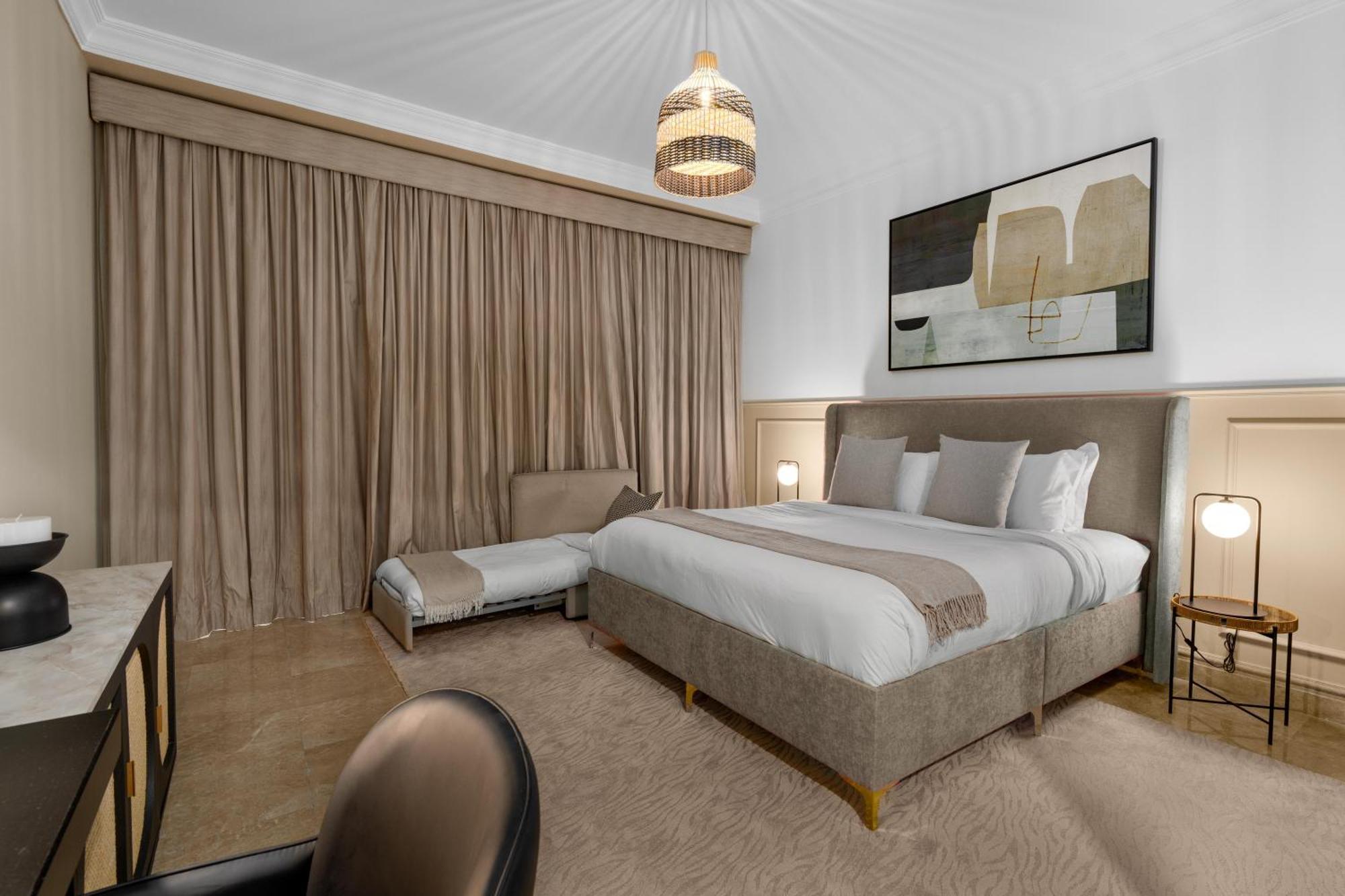 Fairmont Residences The Palm: Beachfront Luxury With Designer Terrace Dubai