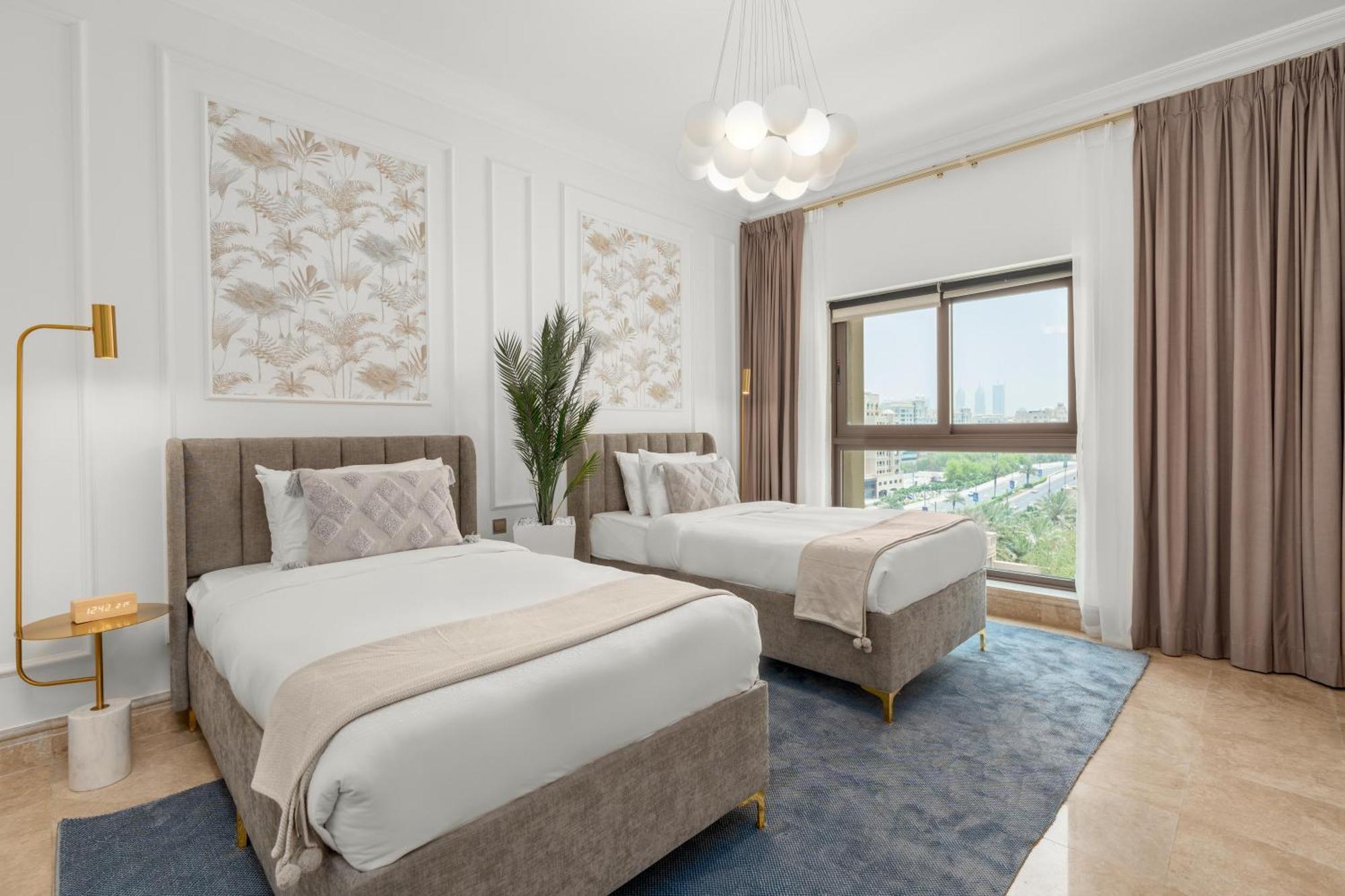 Fairmont Residences The Palm: Beachfront Luxury With Designer Terrace * Dubai