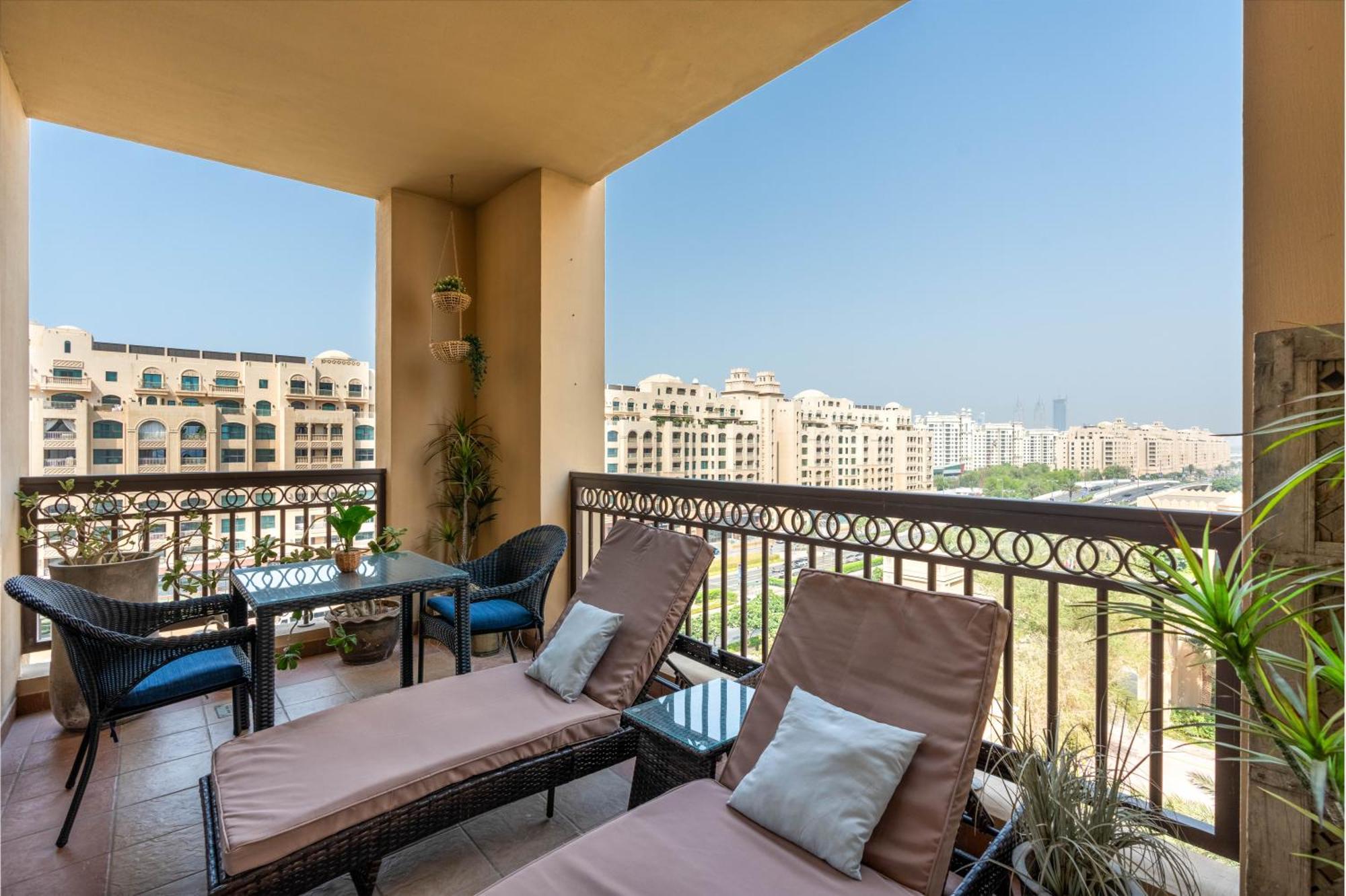 Apartment Fairmont Residences The Palm: Beachfront Luxury With Designer Terrace