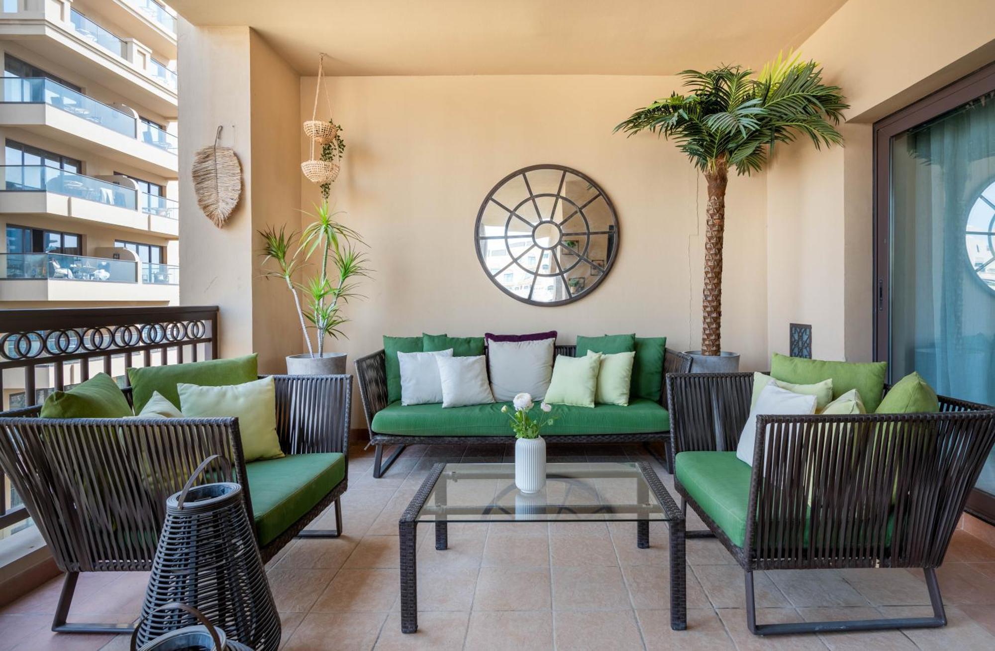 Fairmont Residences The Palm: Beachfront Luxury With Designer Terrace * Dubai