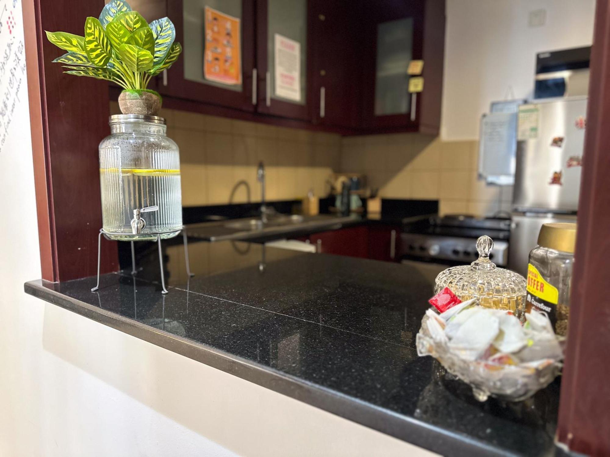 The Journey - Infront Of Tram-metro, Access To Beach, Pool & Gym - Enjoy Our Seaview - Coworking Space - Resident Housekeeping - Inhouse Food Menu - All At Jumierah Beach Residence, Marina *