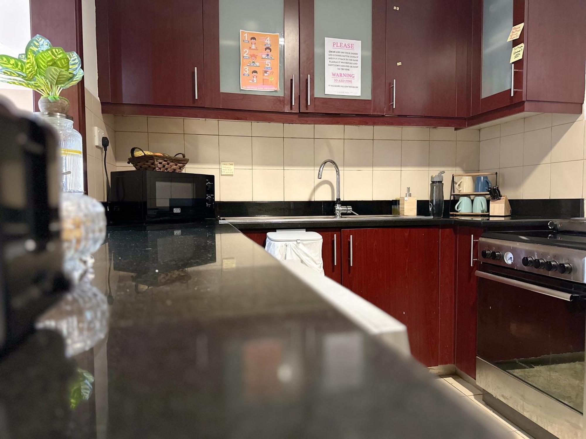 The Journey - Infront Of Tram-metro, Access To Beach, Pool & Gym - Enjoy Our Seaview - Coworking Space - Resident Housekeeping - Inhouse Food Menu - All At Jumierah Beach Residence, Marina