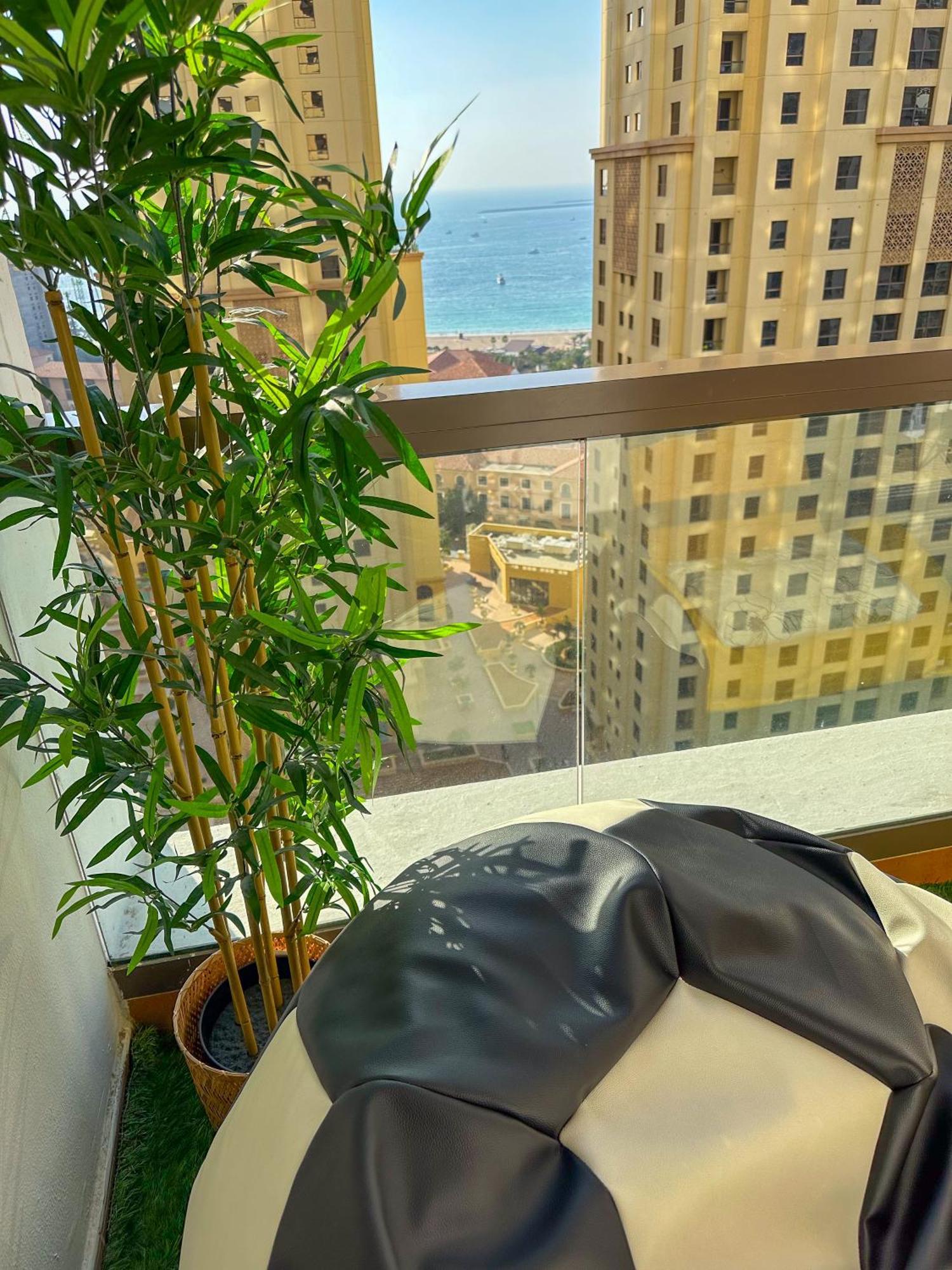 The Journey - Infront Of Tram-metro, Access To Beach, Pool & Gym - Enjoy Our Seaview - Coworking Space - Resident Housekeeping - Inhouse Food Menu - All At Jumierah Beach Residence, Marina * Dubai