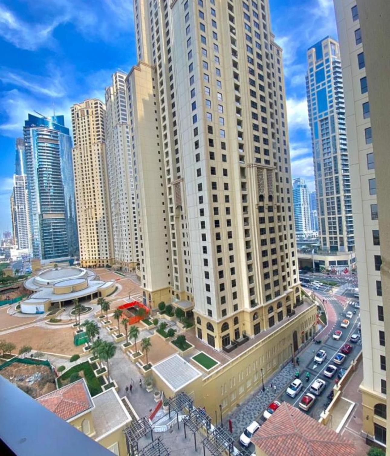 The Journey - Infront Of Tram-metro, Access To Beach, Pool & Gym - Enjoy Our Seaview - Coworking Space - Resident Housekeeping - Inhouse Food Menu - All At Jumierah Beach Residence, Marina Dubai