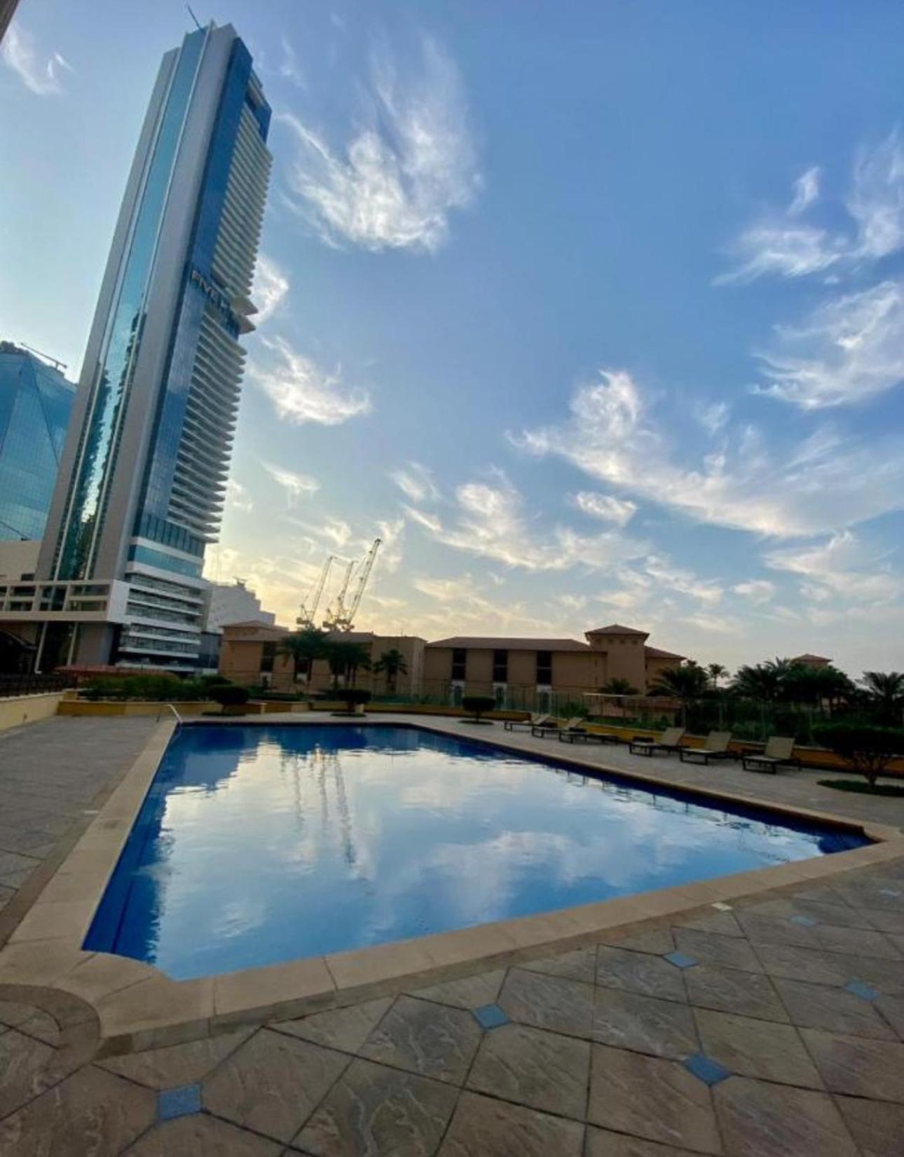 The Journey - Infront Of Tram-metro, Access To Beach, Pool & Gym - Enjoy Our Seaview - Coworking Space - Resident Housekeeping - Inhouse Food Menu - All At Jumierah Beach Residence, Marina Dubai