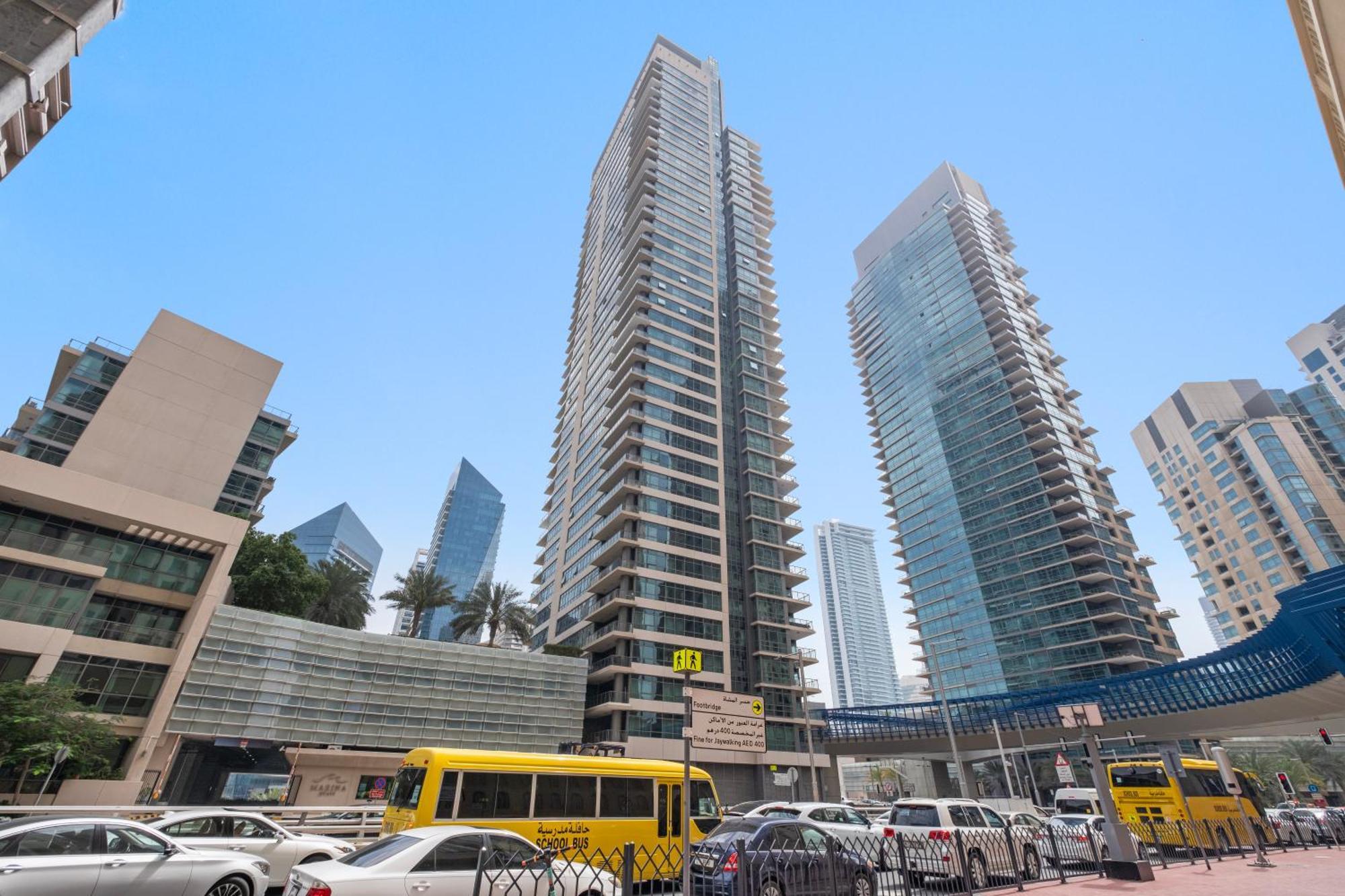 Daire Modern Lush Getaway In Marina Dubai