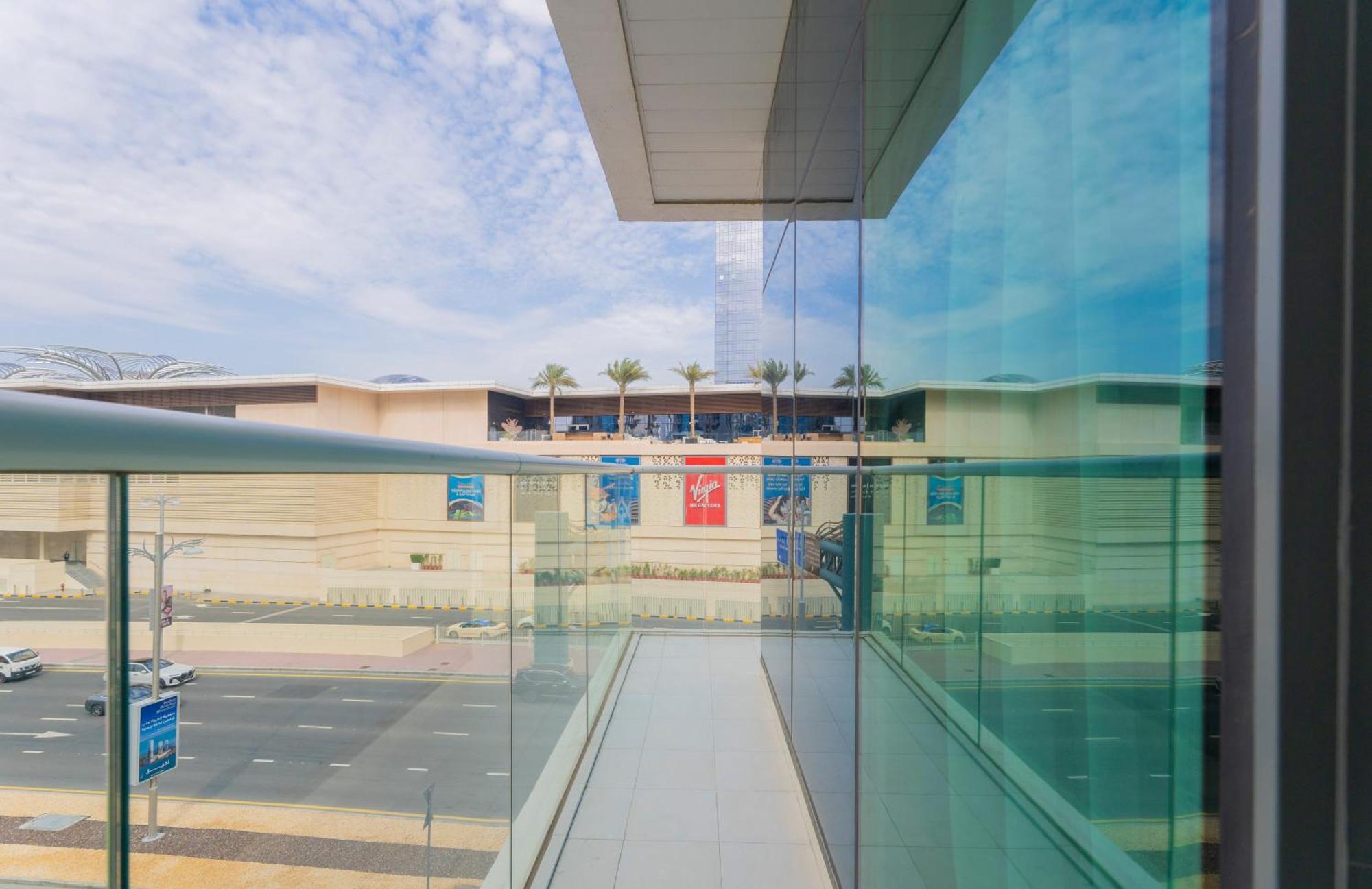 Apartment With Private Access At Palm Jumeirah *
