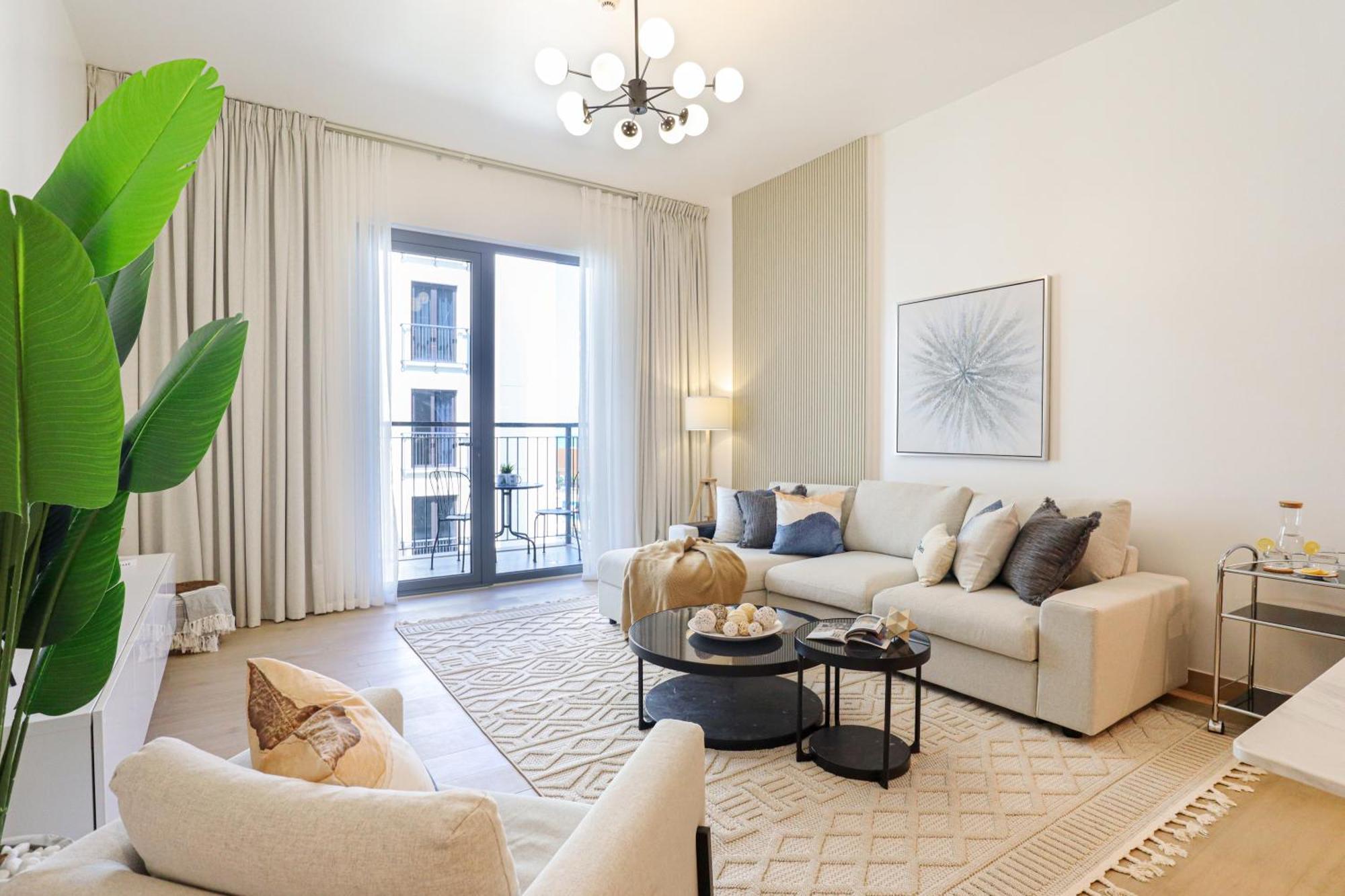 Higuests - Spacious 1br 3mins Walk To The Apartment