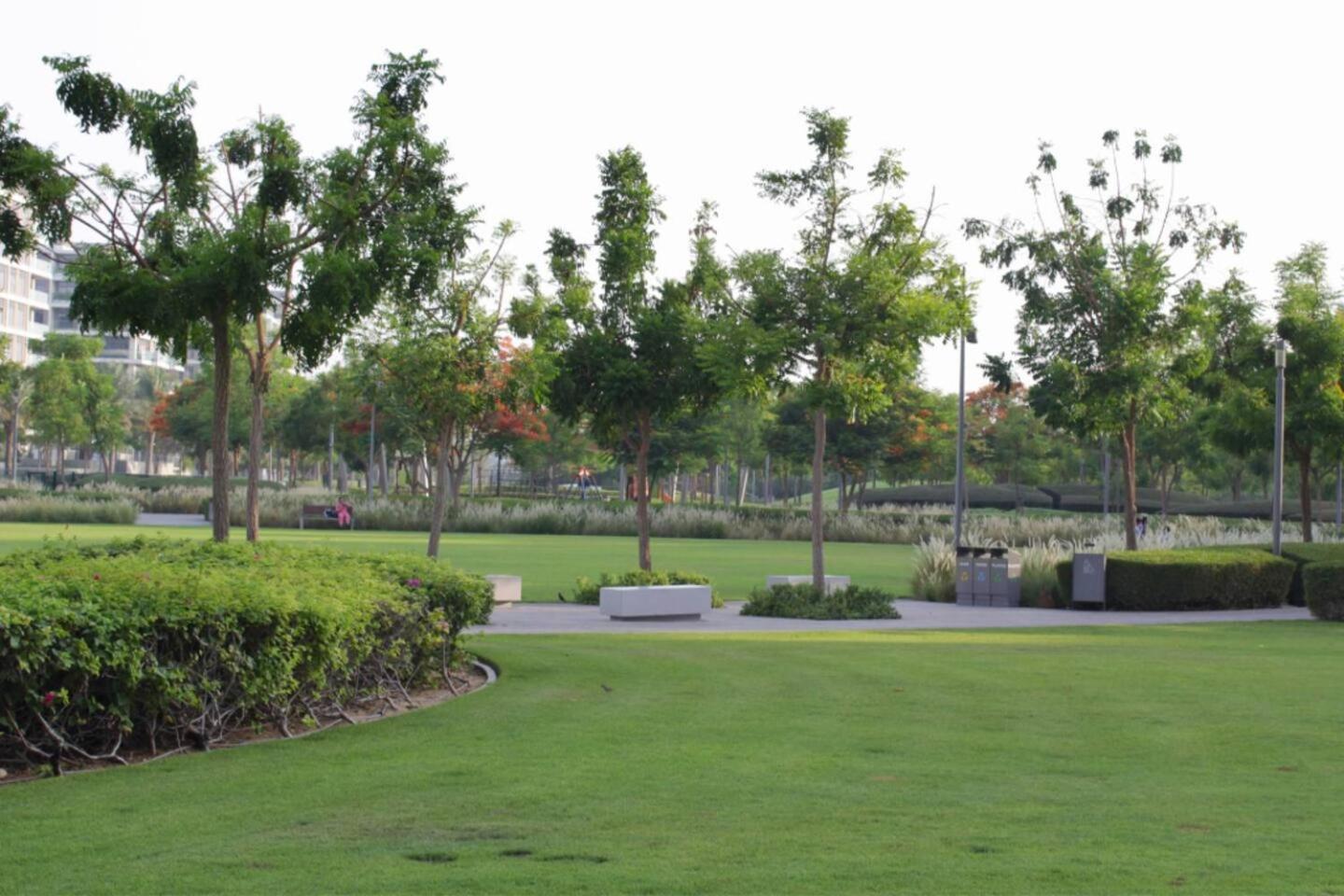 Luxury 2br In Hills With Full Park View *