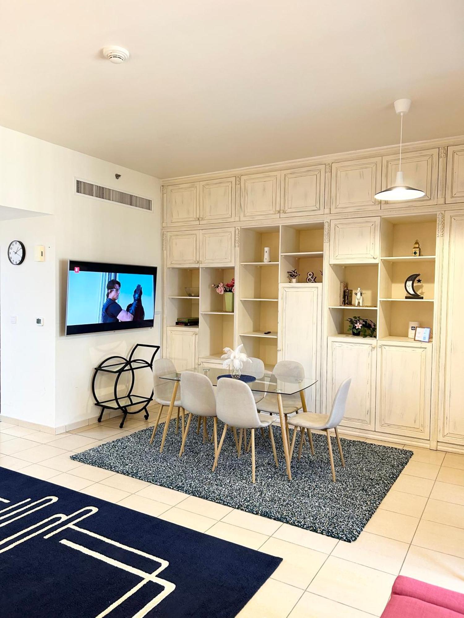 Charming Spacious In The Heart Of Jbr By Sweet Homes Casa de férias