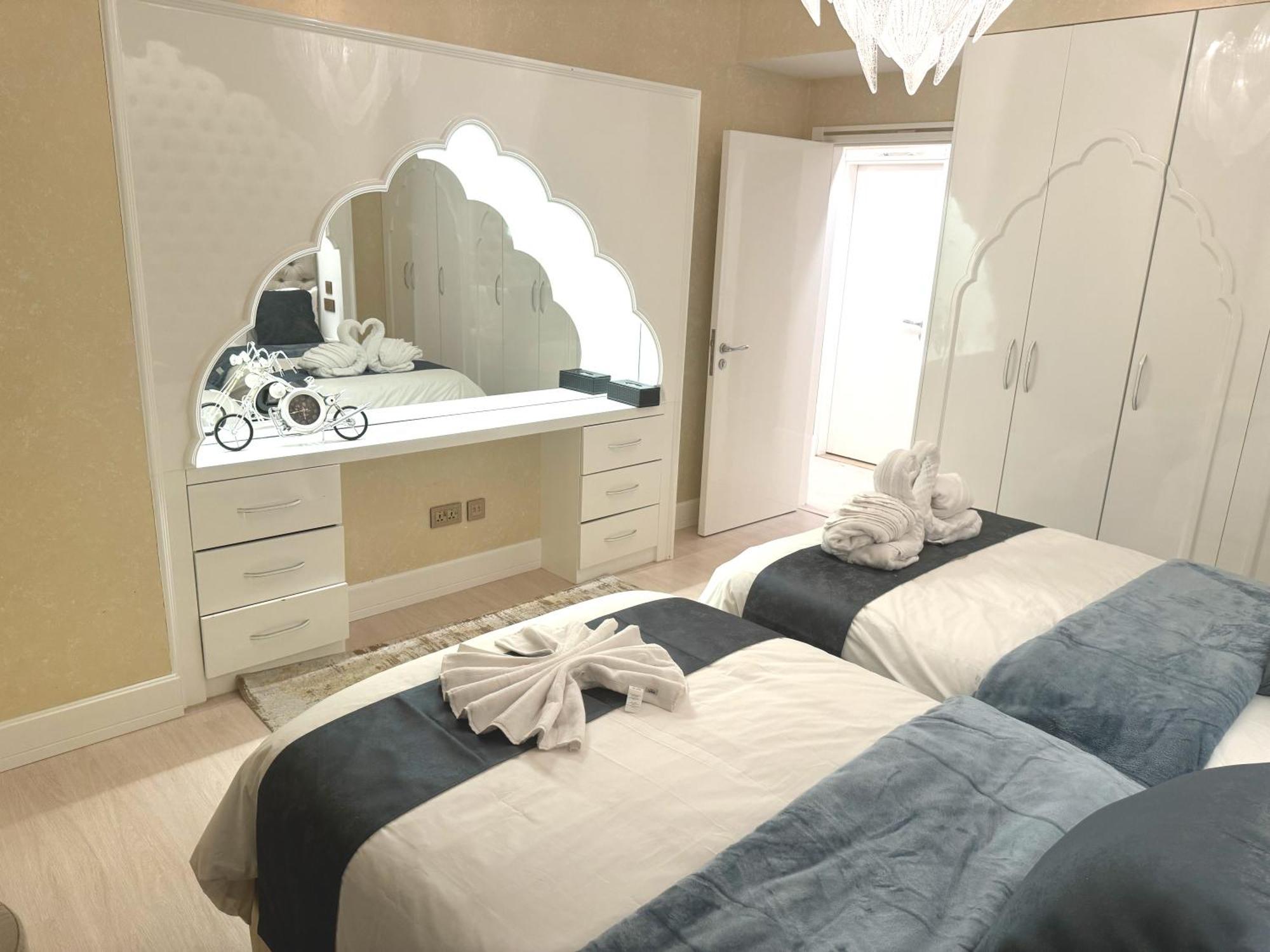 Hostel Royal Beach Residences