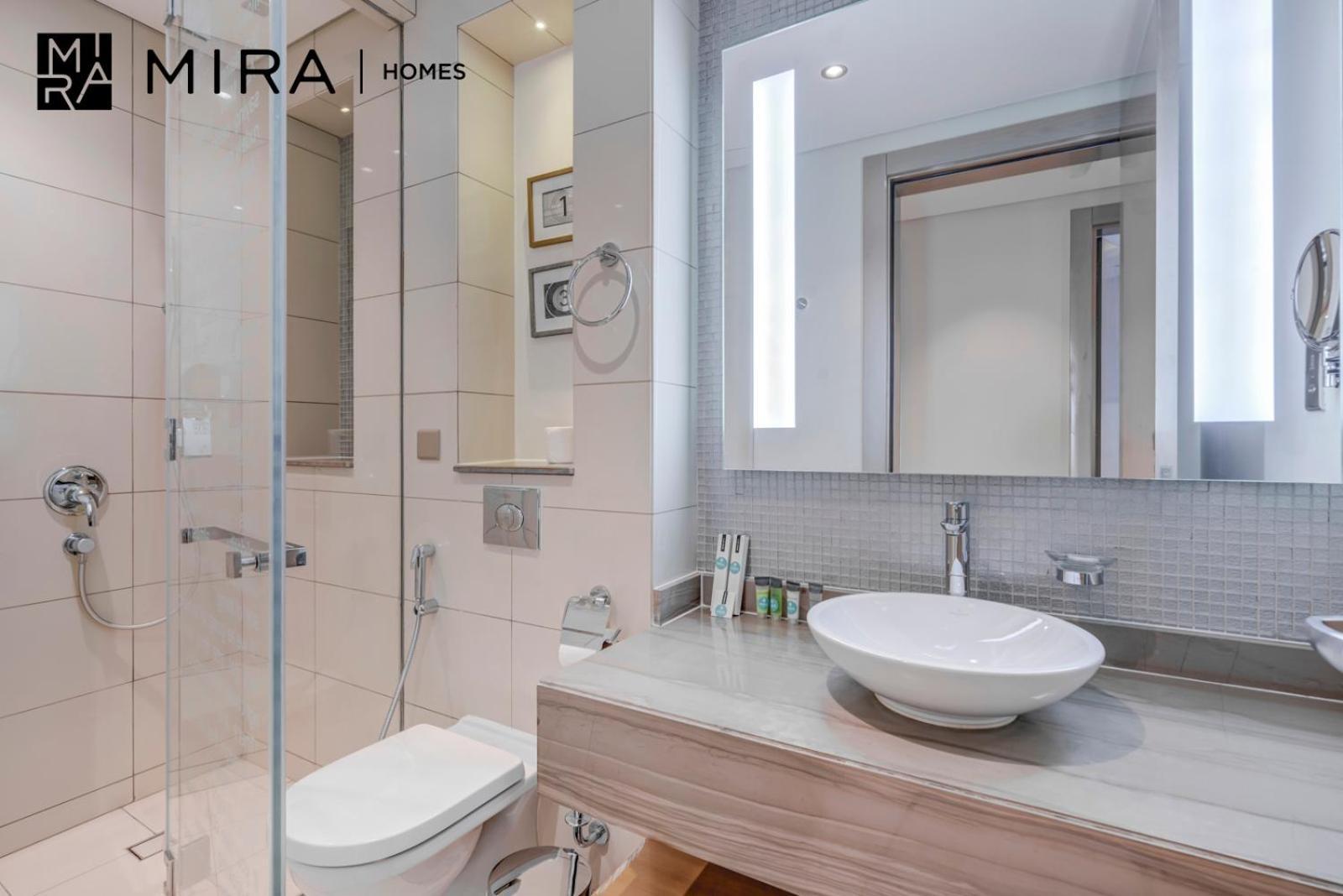 Apartment Mira Homes - Fully Furnished 1 Bedroom In Paramount *