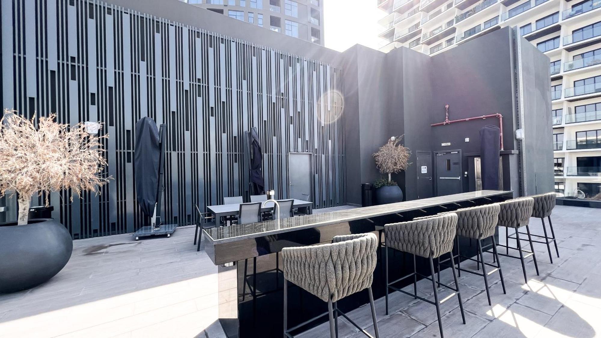 Brand New Luxury 2-bedroom With Sofa-bed *