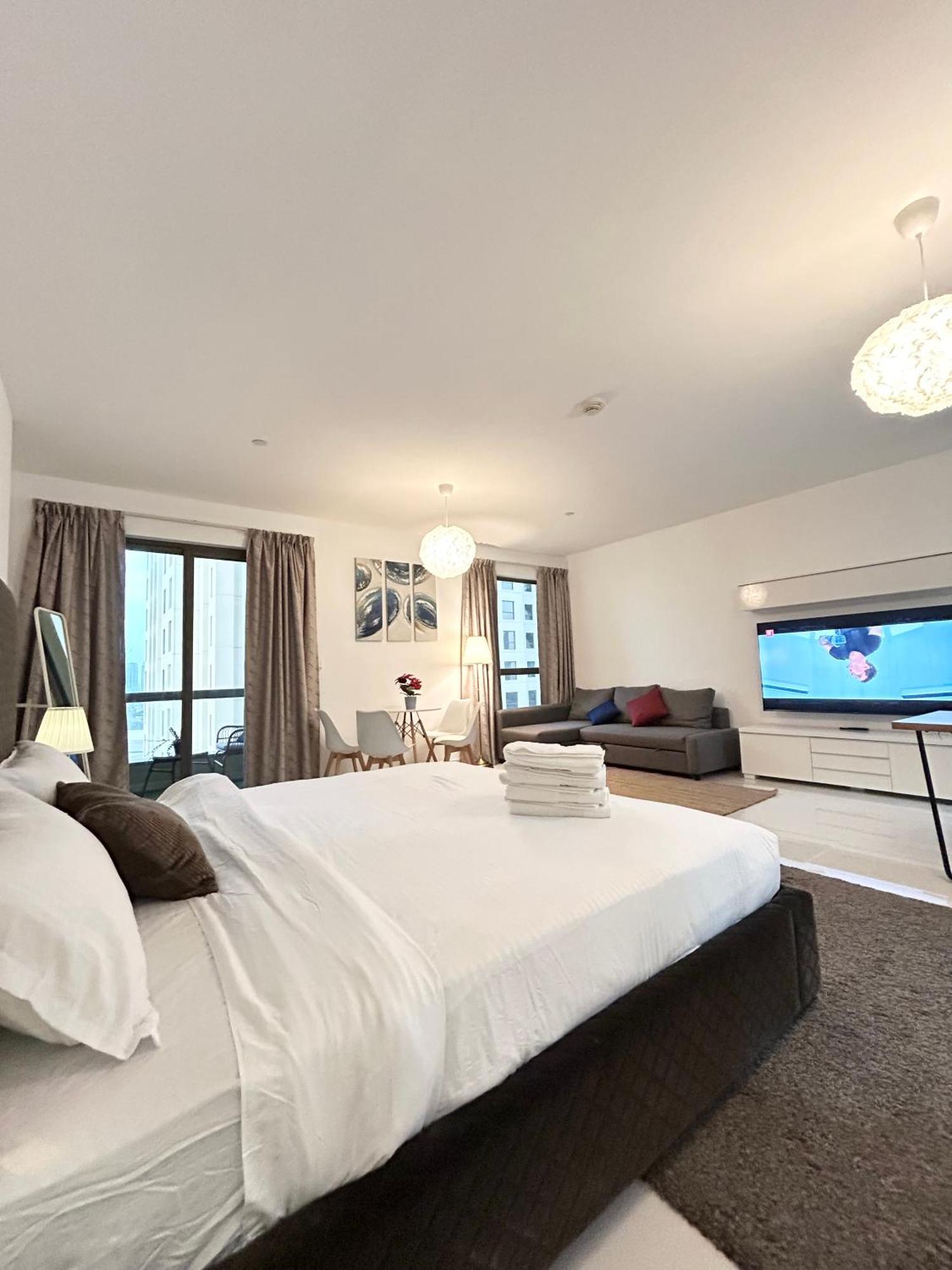 Apartment Seaside Spacious With Vibrant Vibes In Jbr By Sweet Homes *